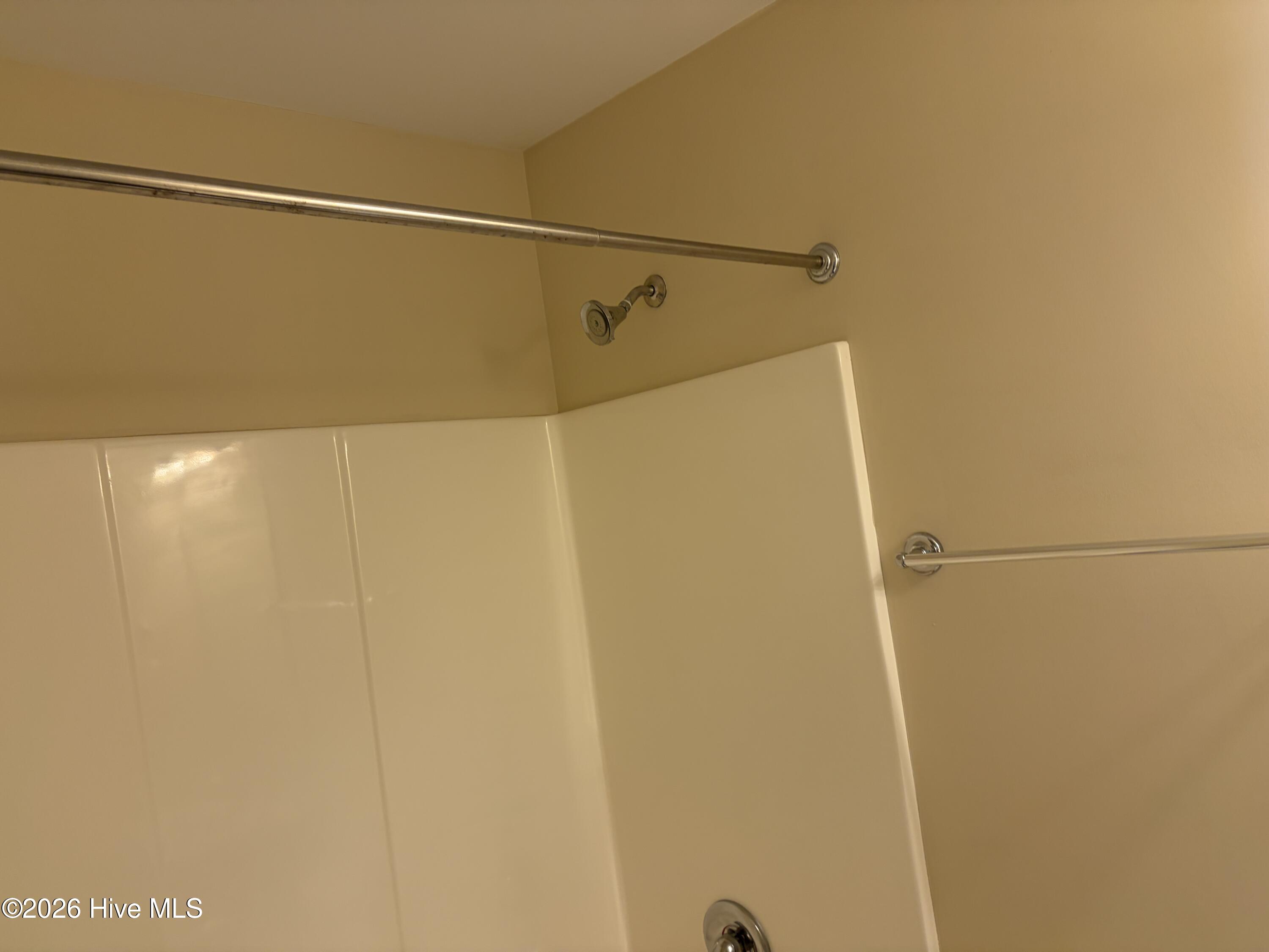 100561039 | Photo 27