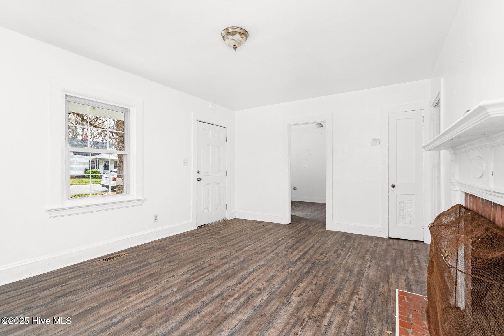 005-824SouthTilleryStreet-RockyMount-NC-