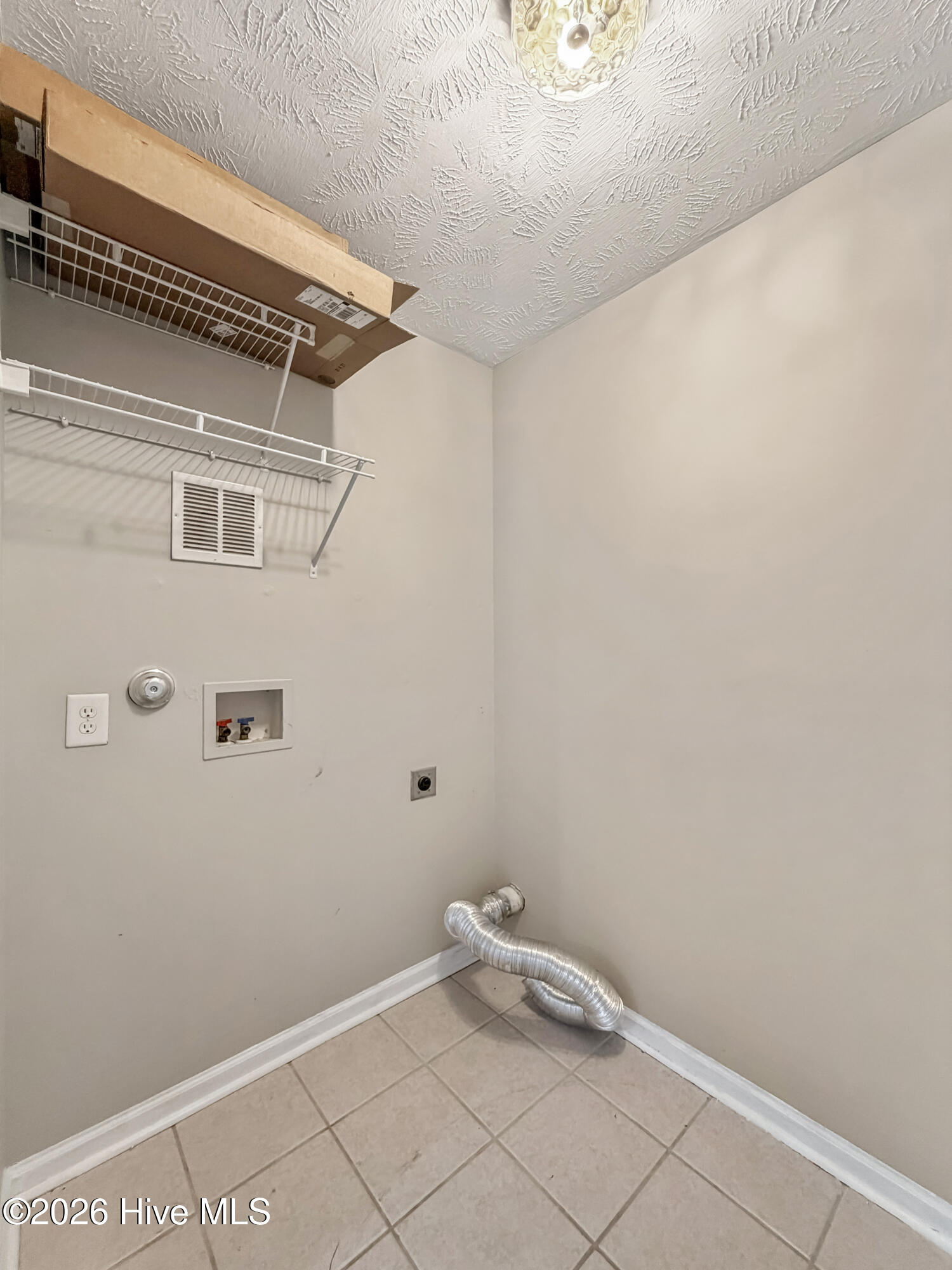 100564126 | Photo 23