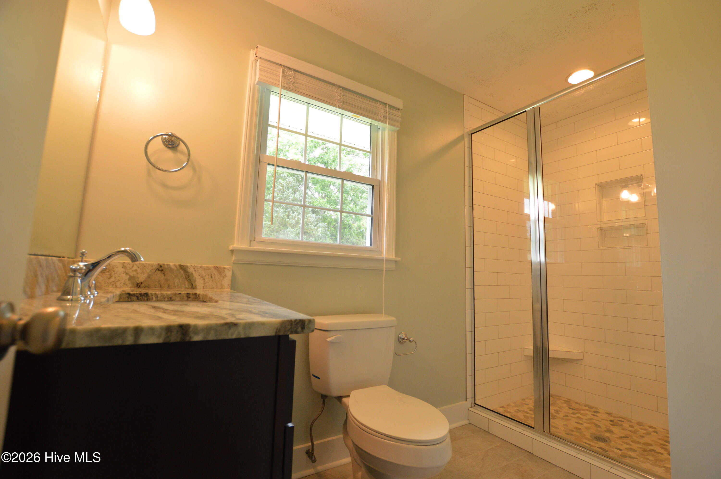 100564196 | Photo 12