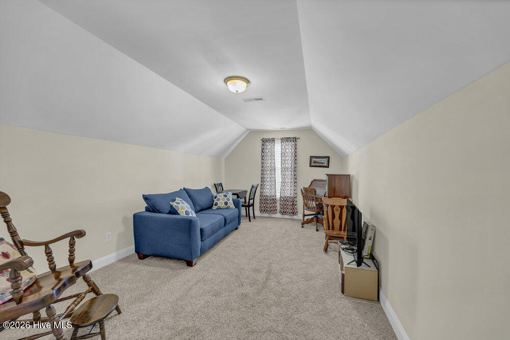 100554045 | Photo 24