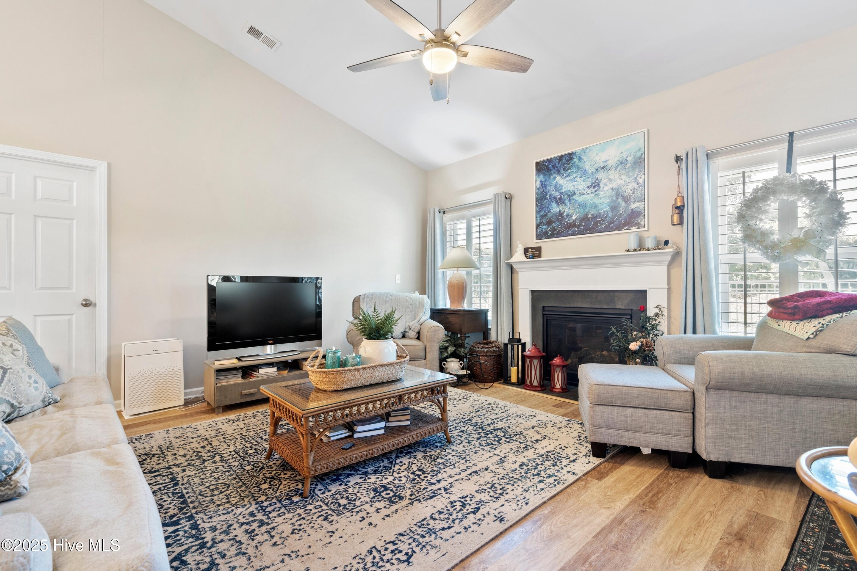 100537197 | Photo 18