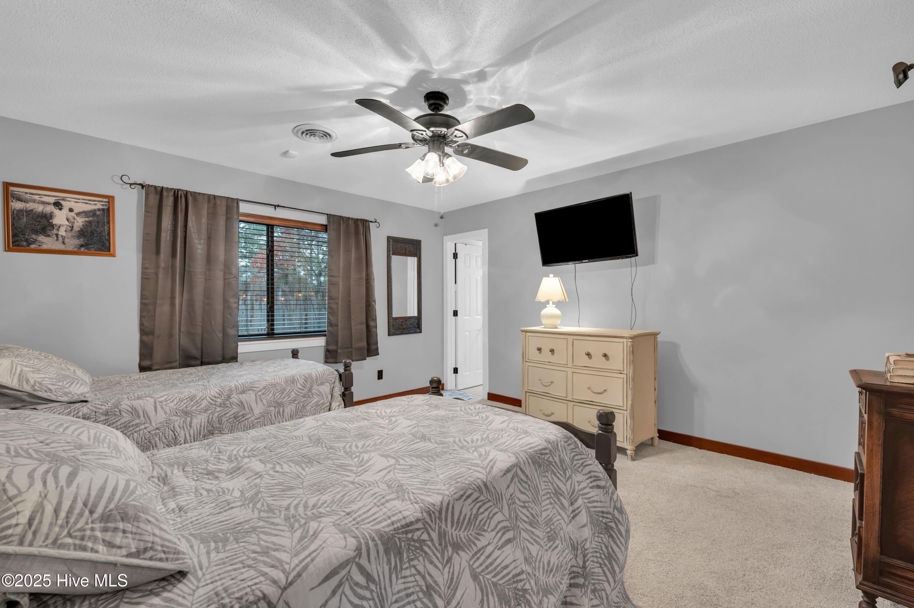 100546330 | Photo 19