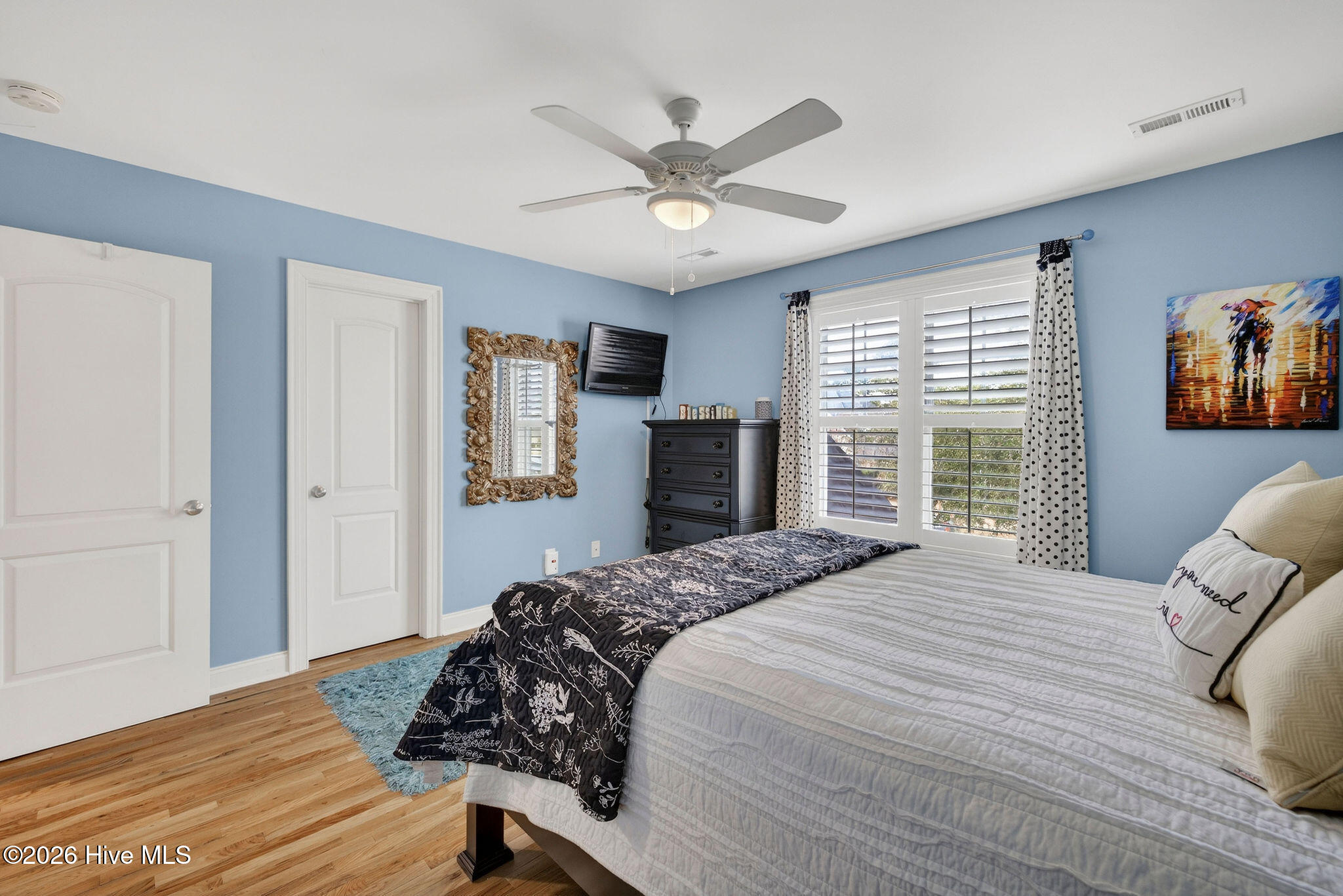 100547469 | Photo 38