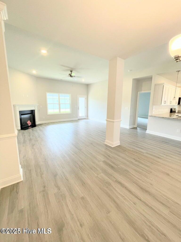 100527021 | Photo 35