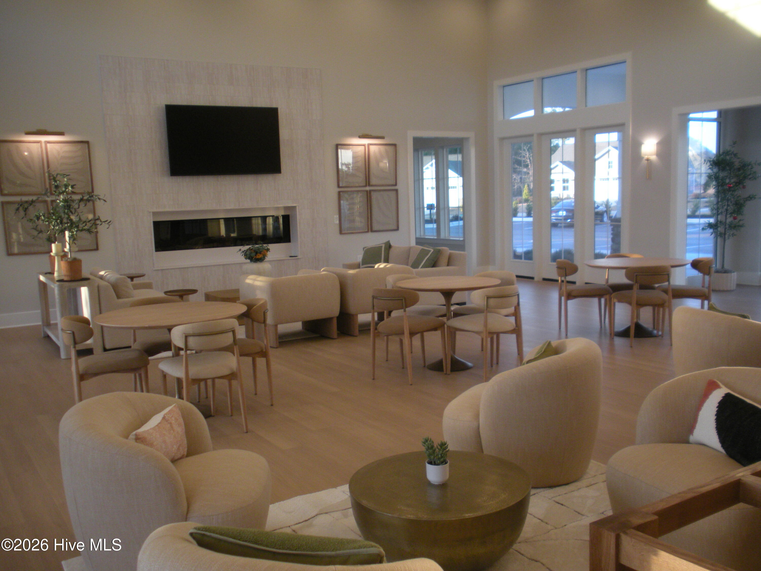 100548269 | Photo 26