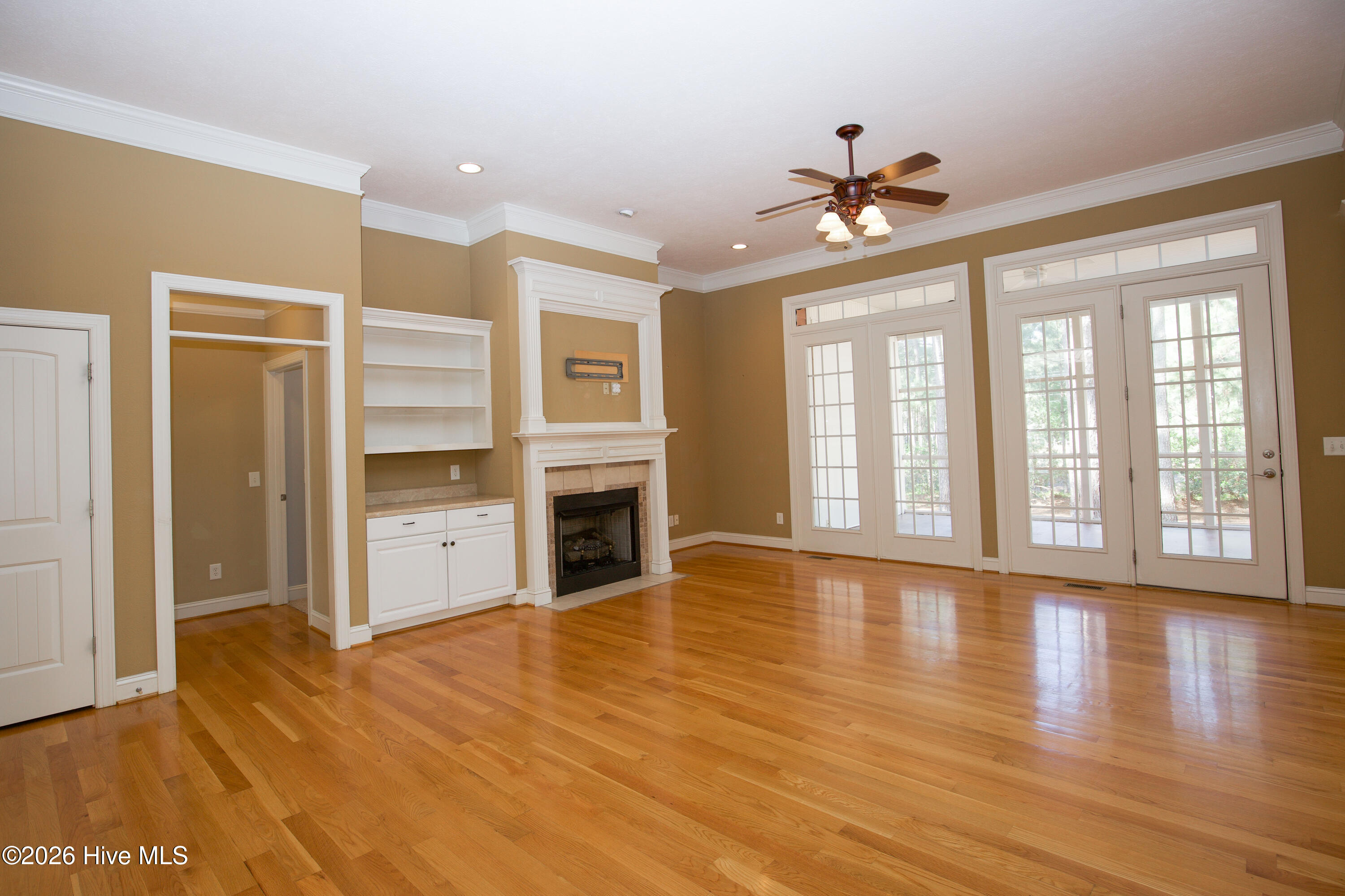 16 Montrose Ct-27