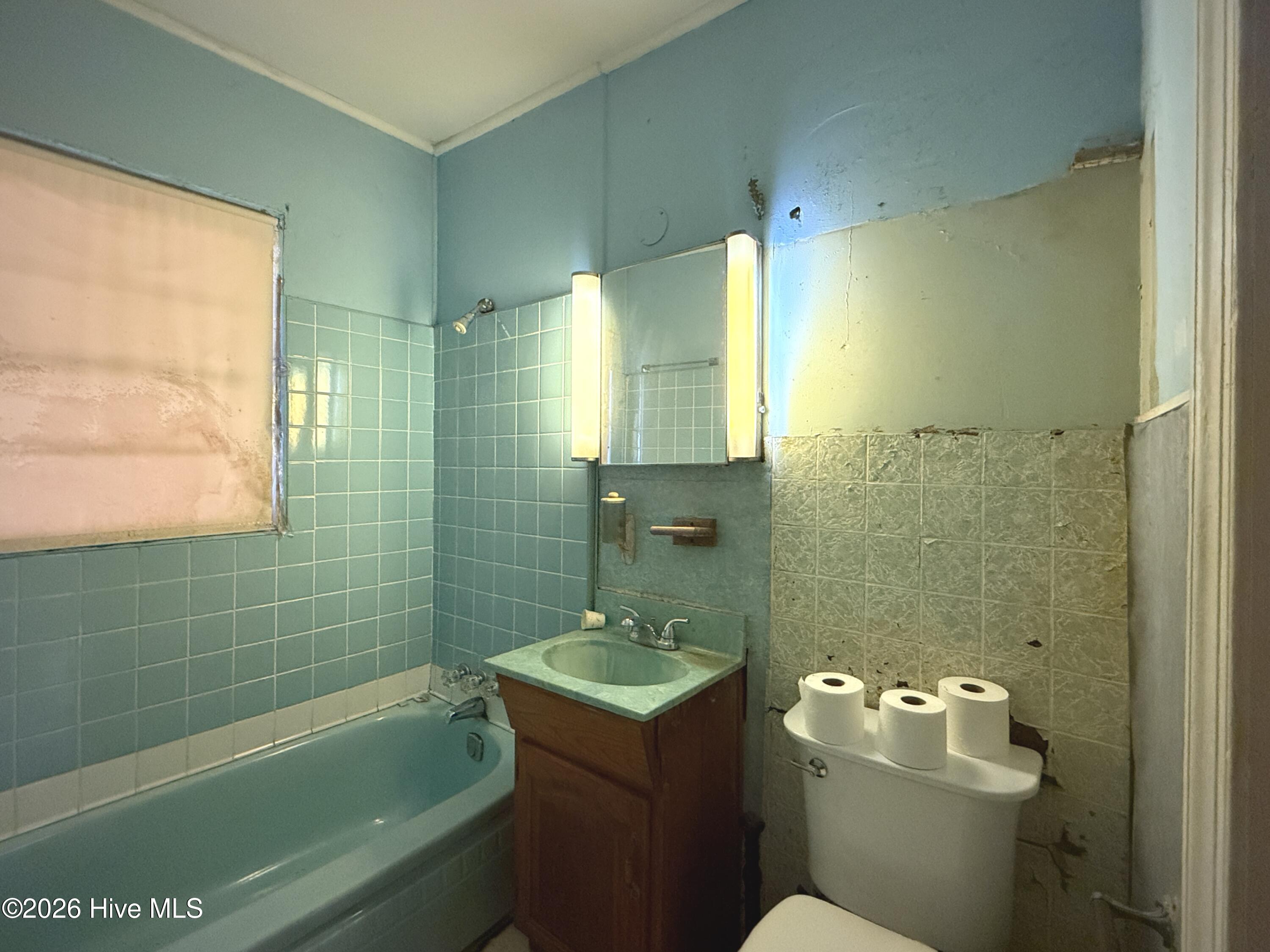 100568518 | Photo 10