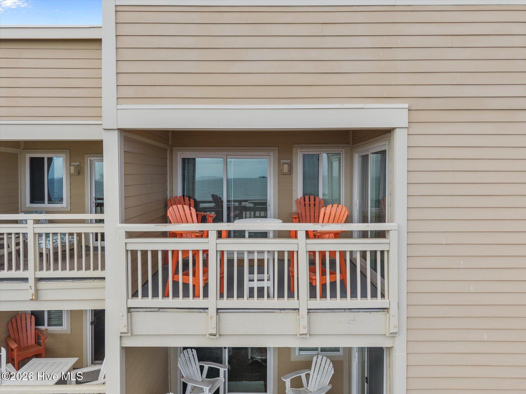 100564383 | Photo 11