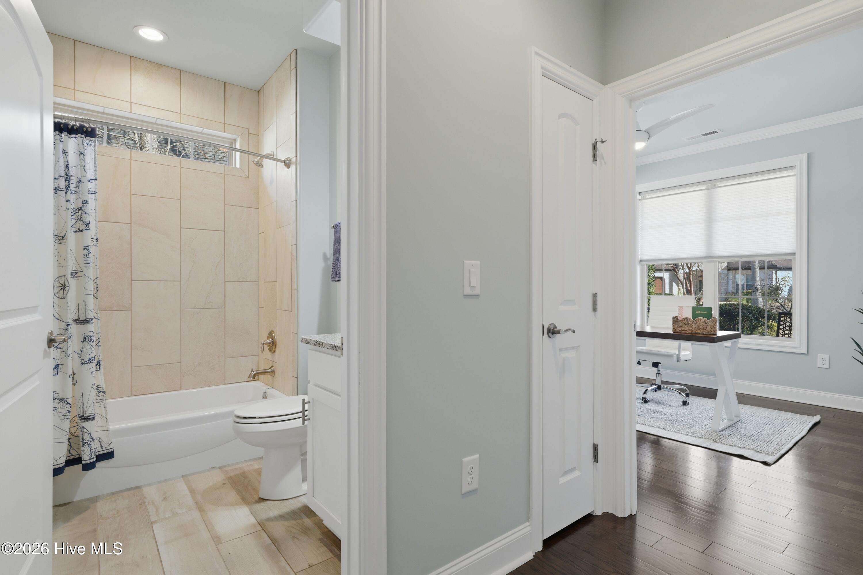 100558541 | Photo 10