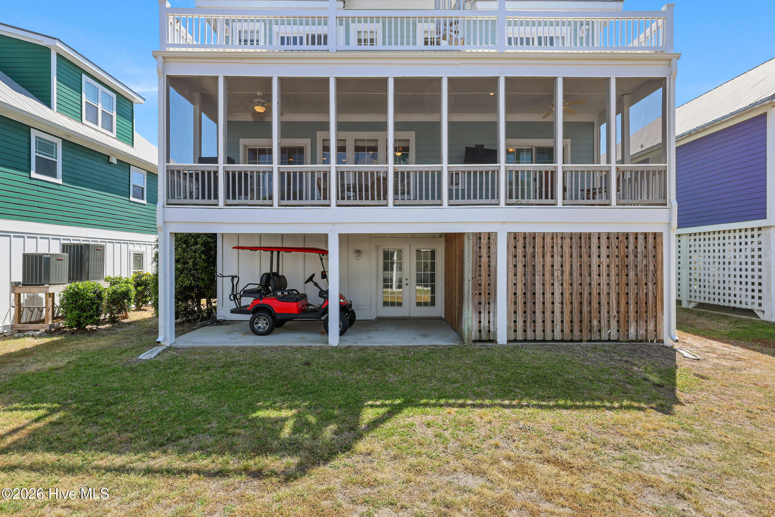 100568478 | Photo 39