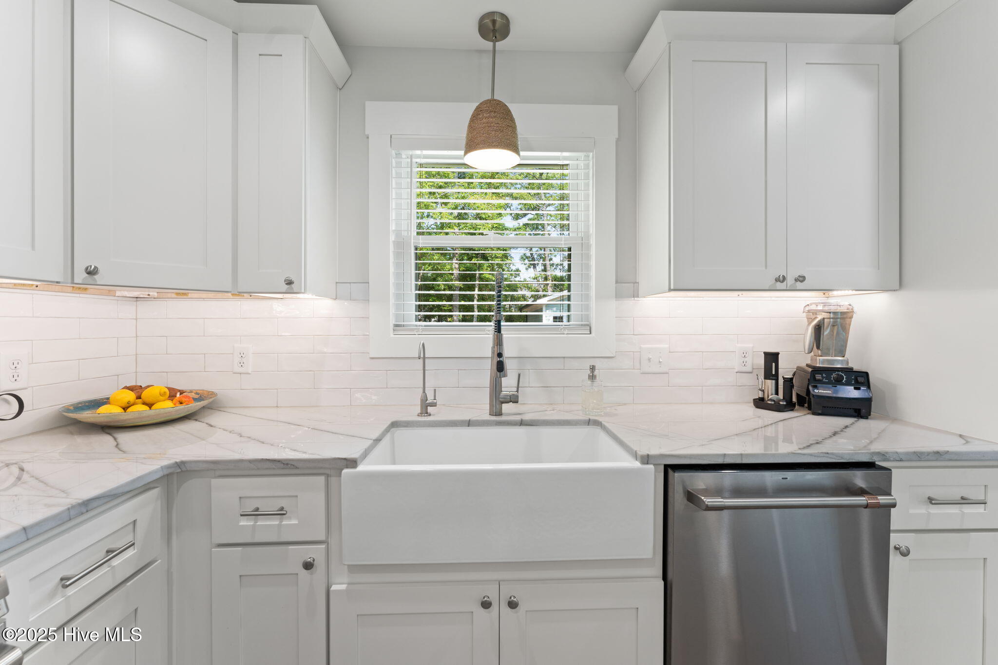 100509282 | Photo 15