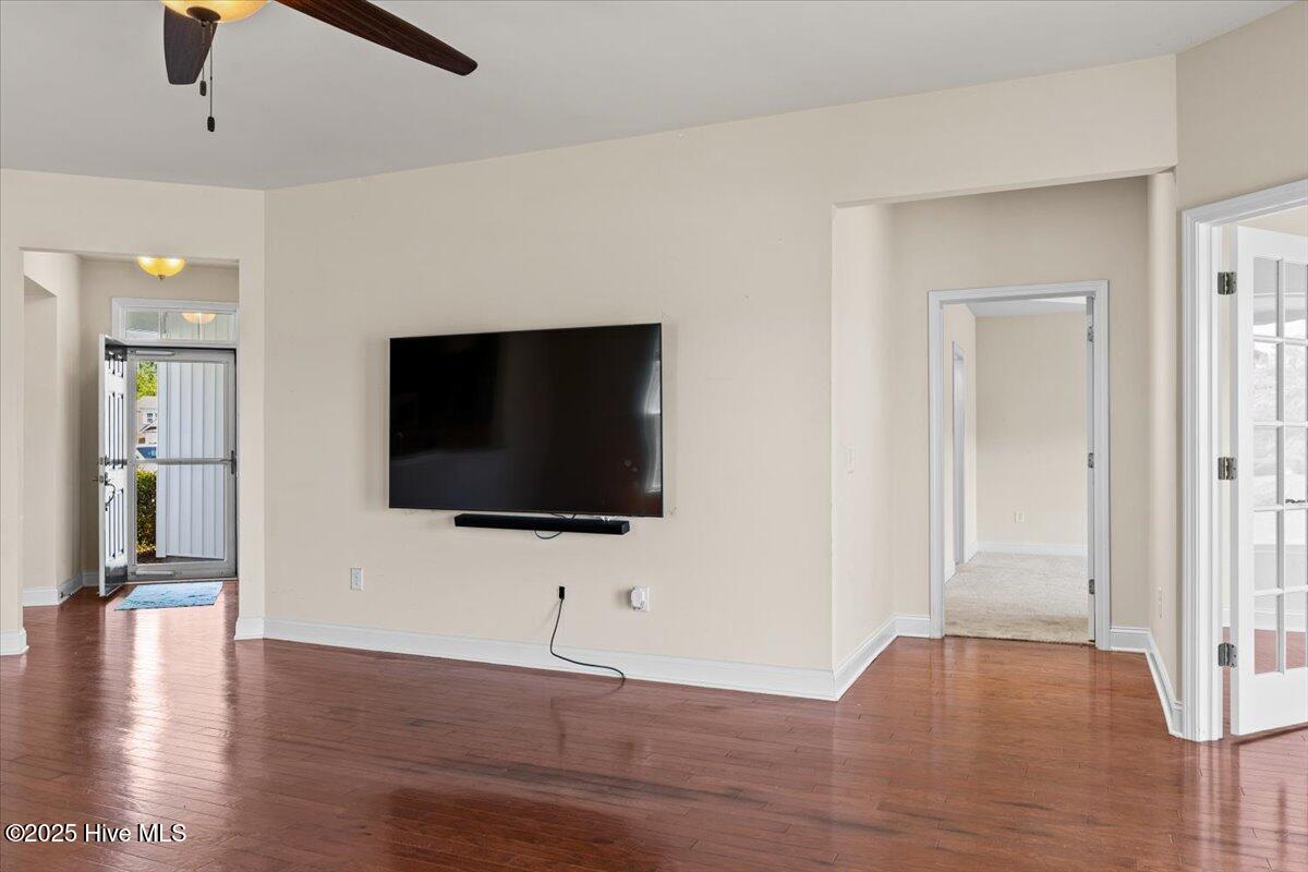 100505325 | Photo 21