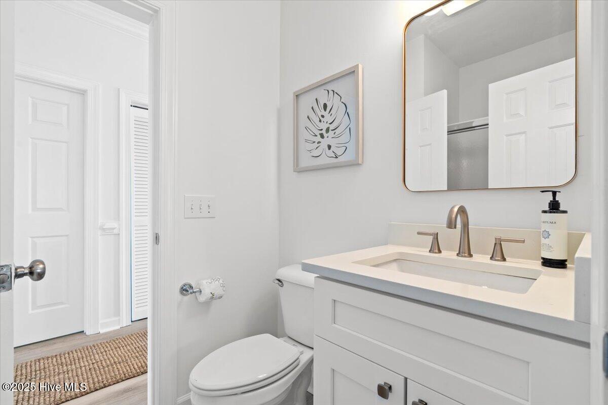 100540998 | Photo 34