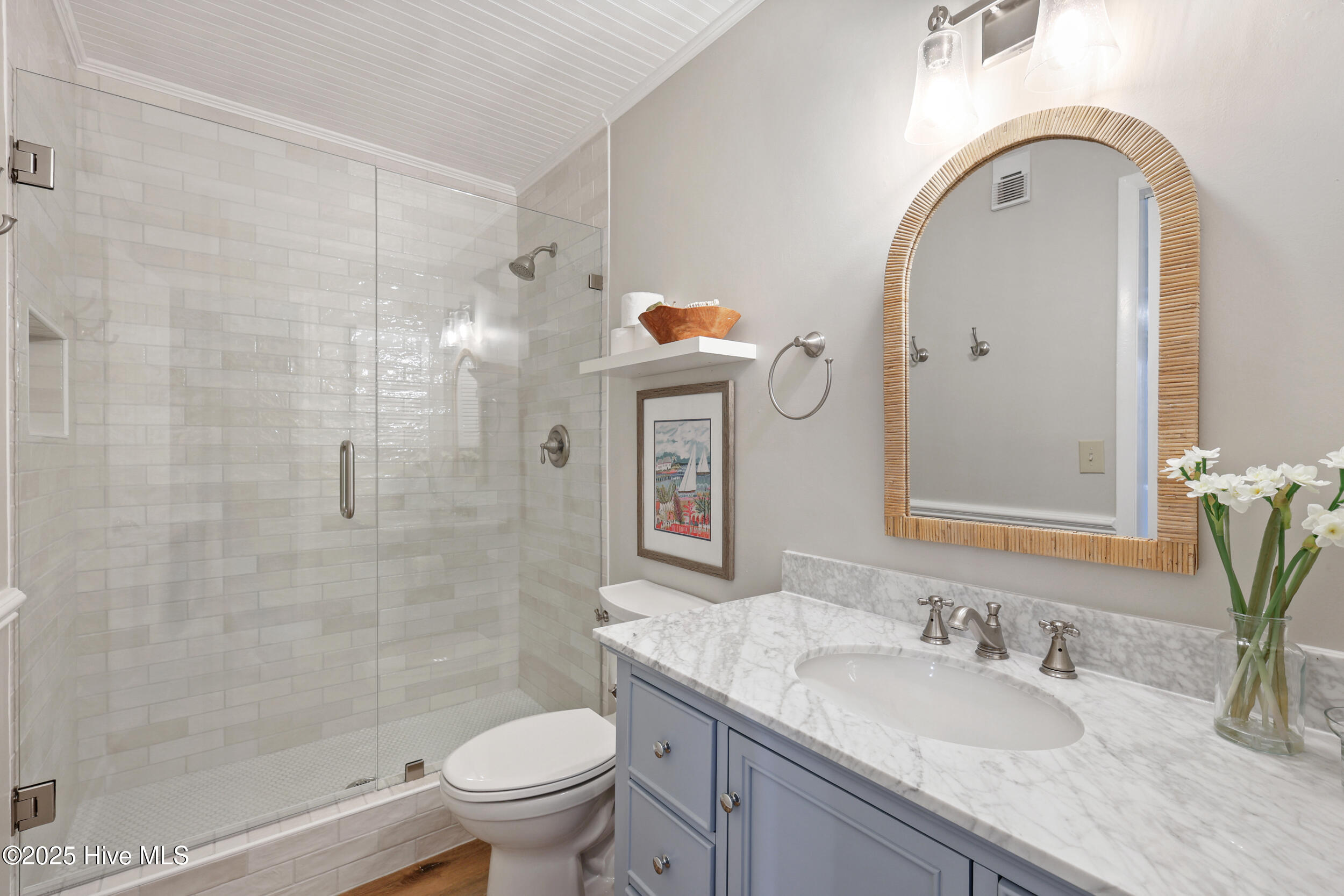 100559717 | Photo 17