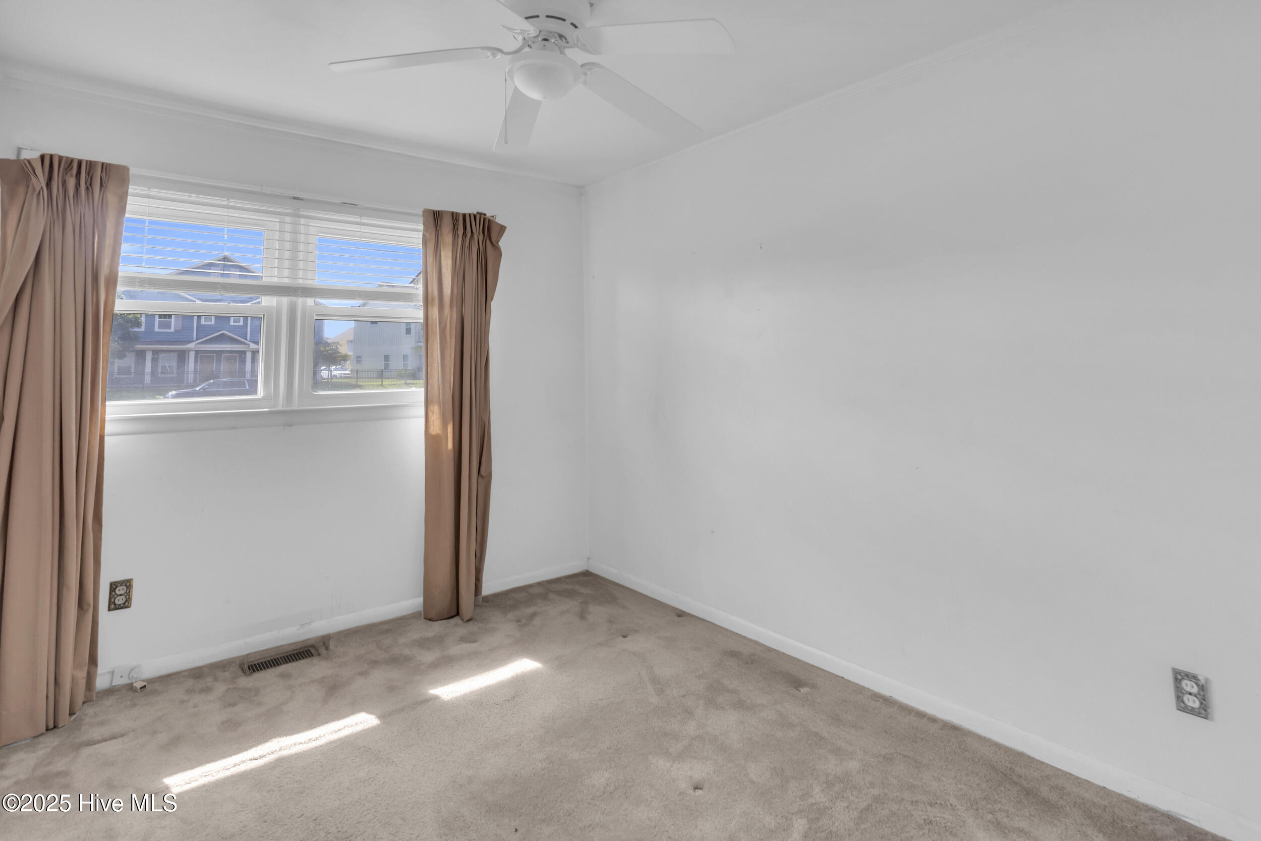 100526914 | Photo 12