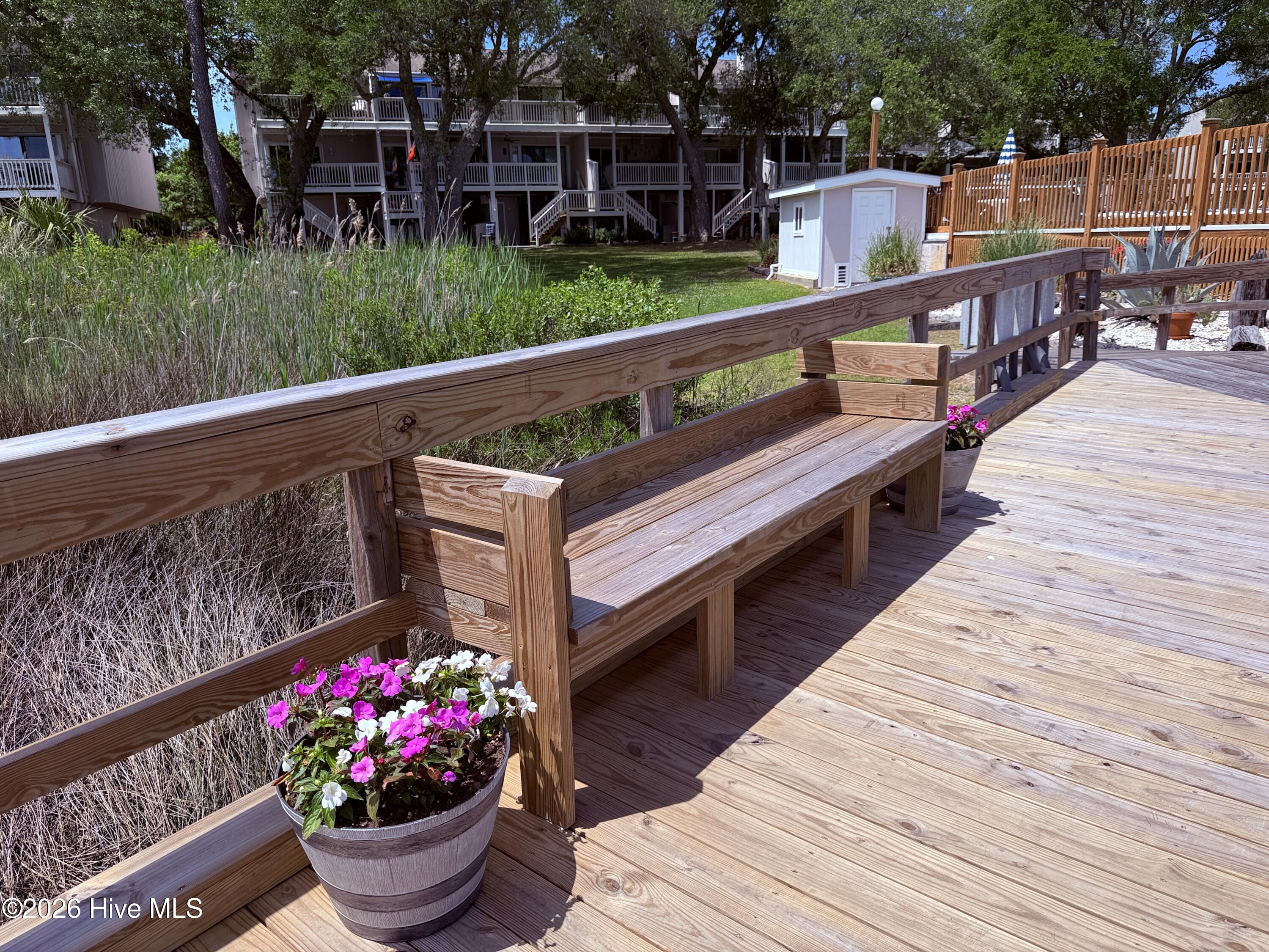 100570413 | Photo 37