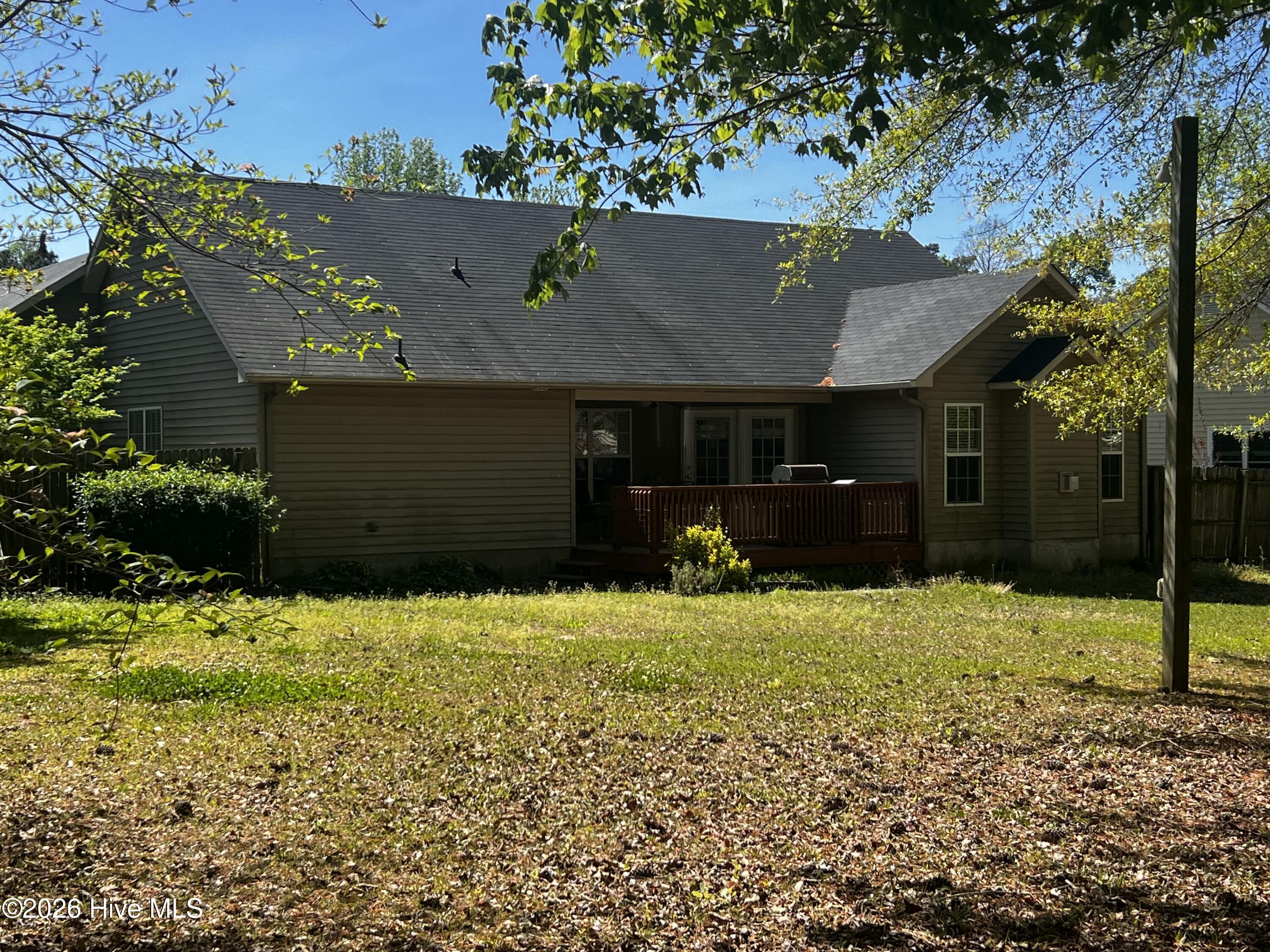 100565379 | Photo 16