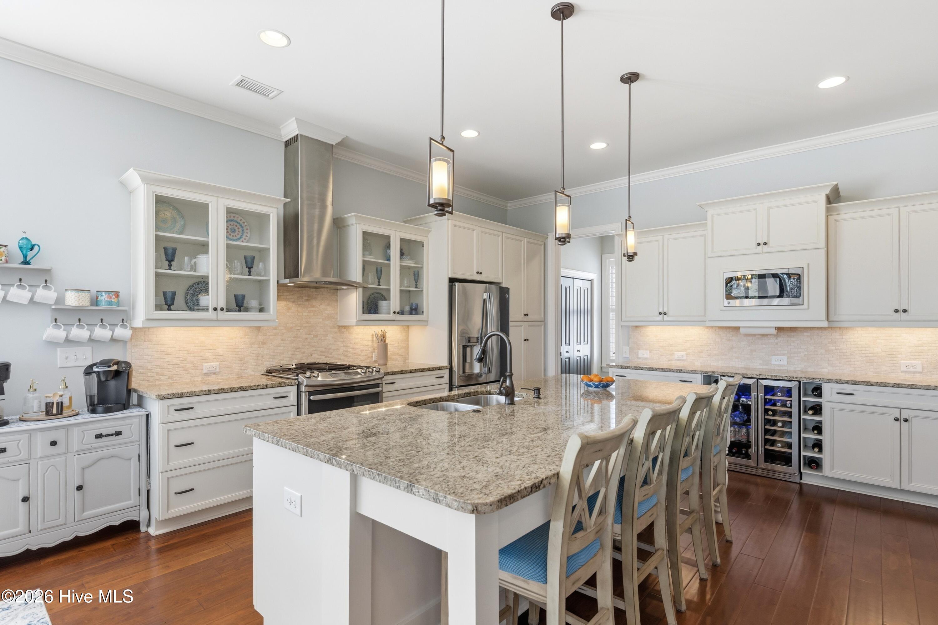 100556078 | Photo 16