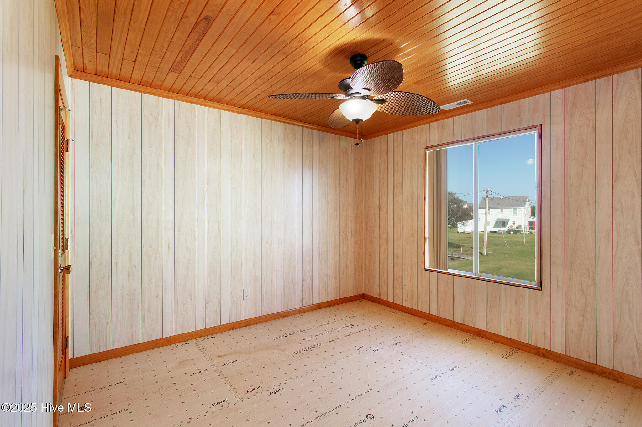 100535334 | Photo 28