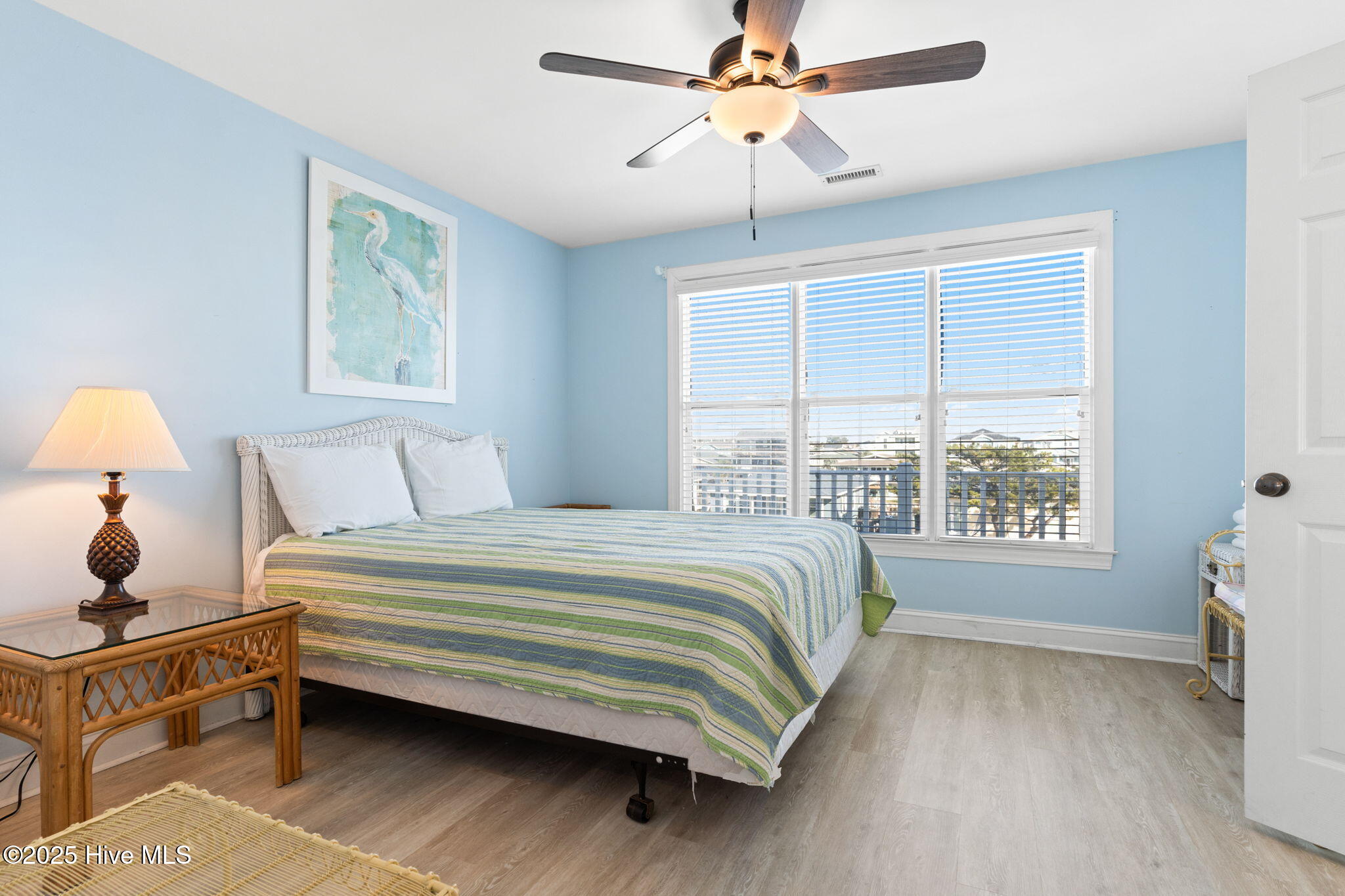 100541460 | Photo 54