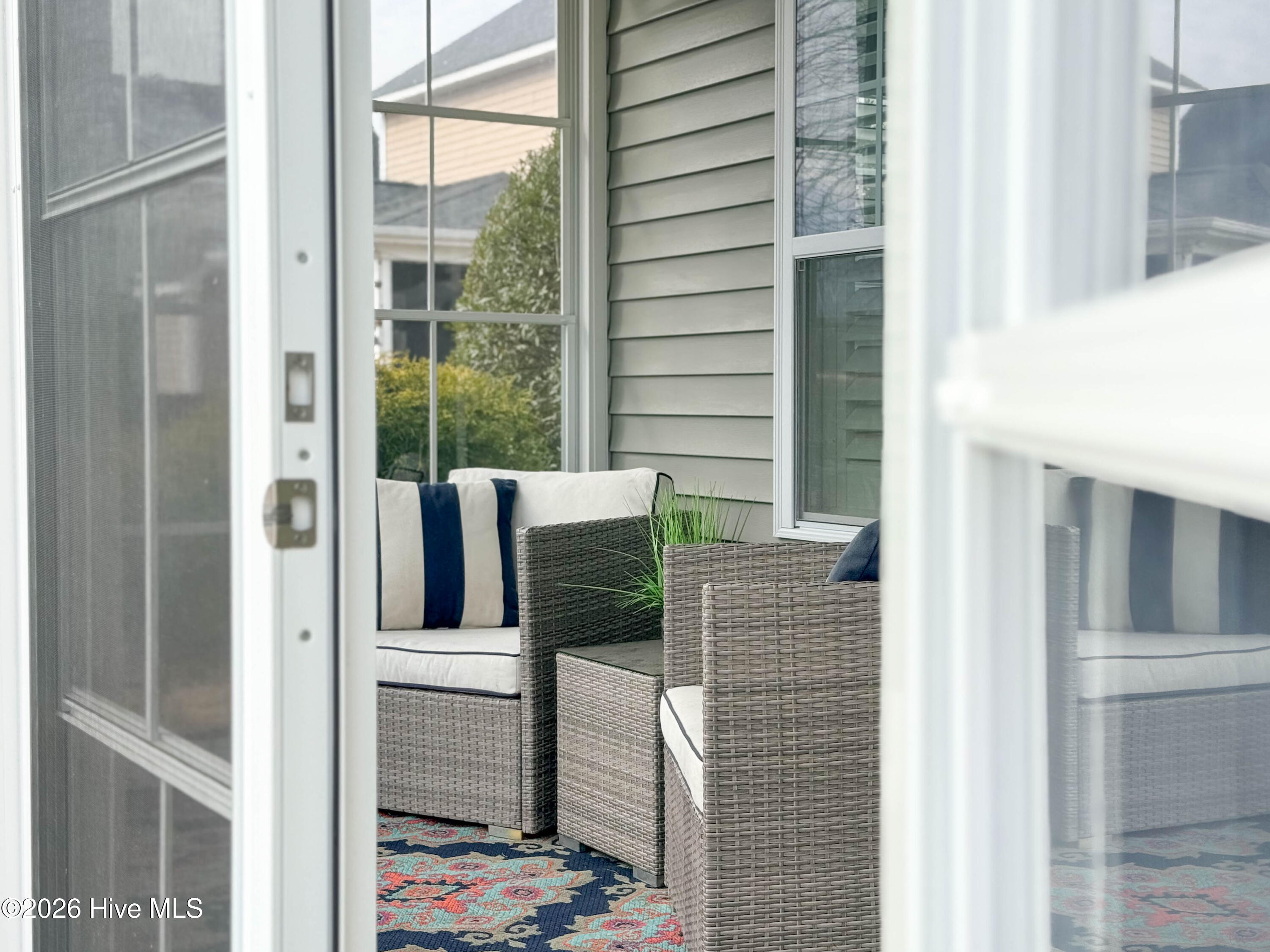 100551592 | Photo 33