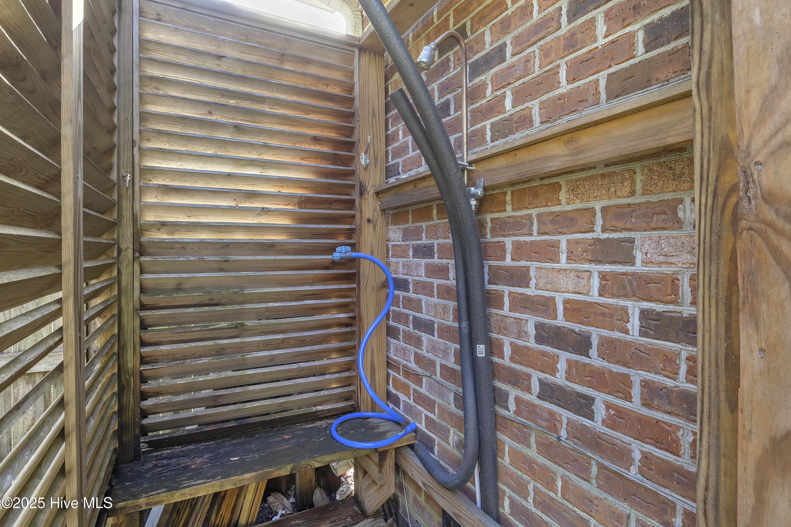 100536846 | Photo 46