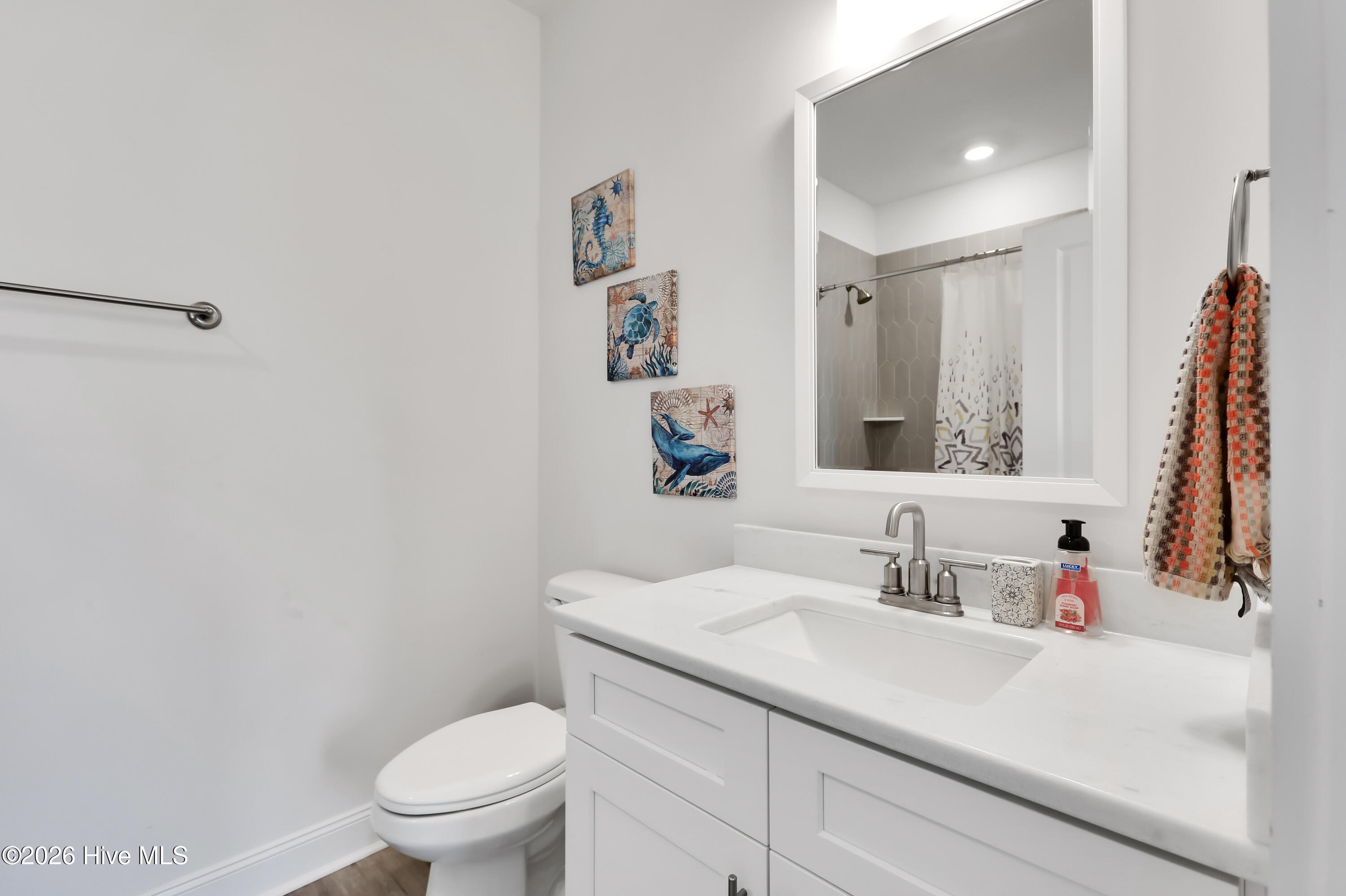 100557006 | Photo 18