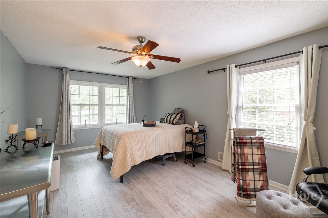 140 Rollingwood Drive