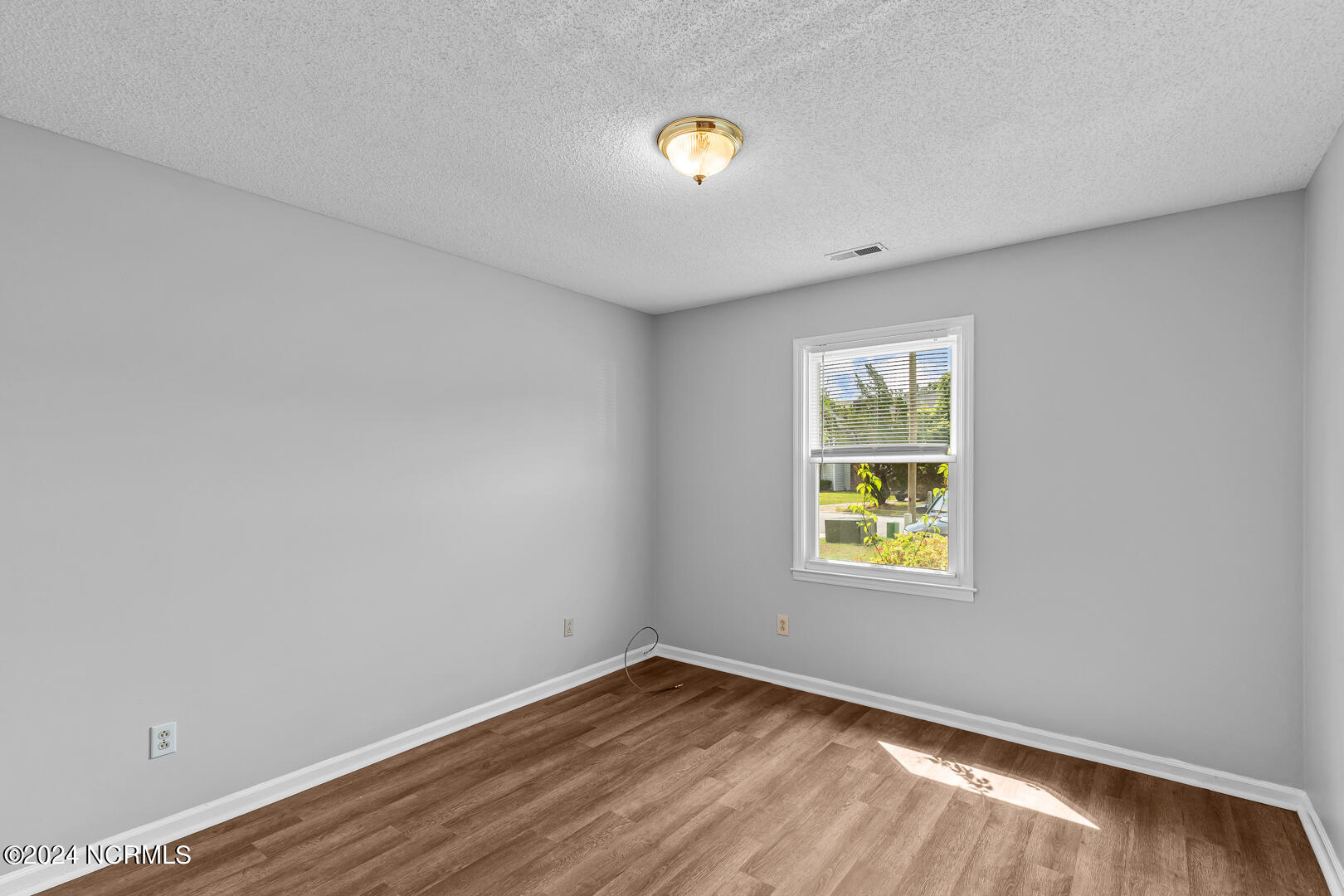 100560066 | Photo 13