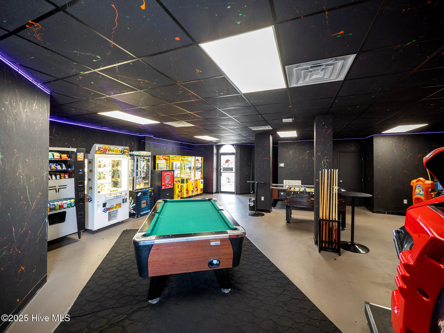 100518726 | Photo 49