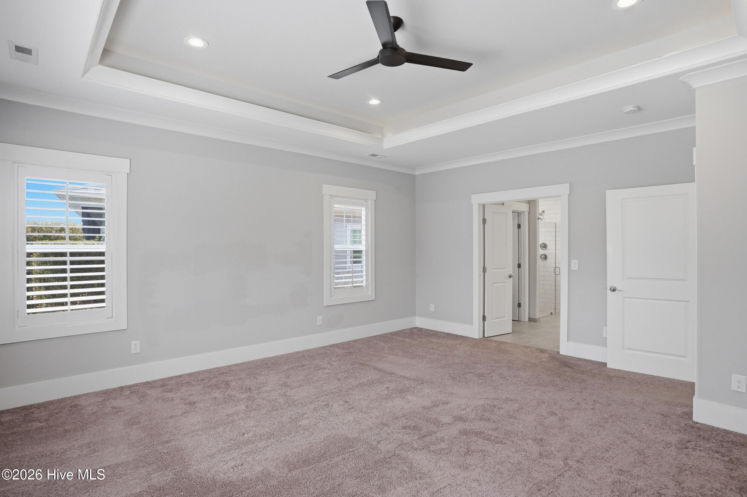 100561233 | Photo 22