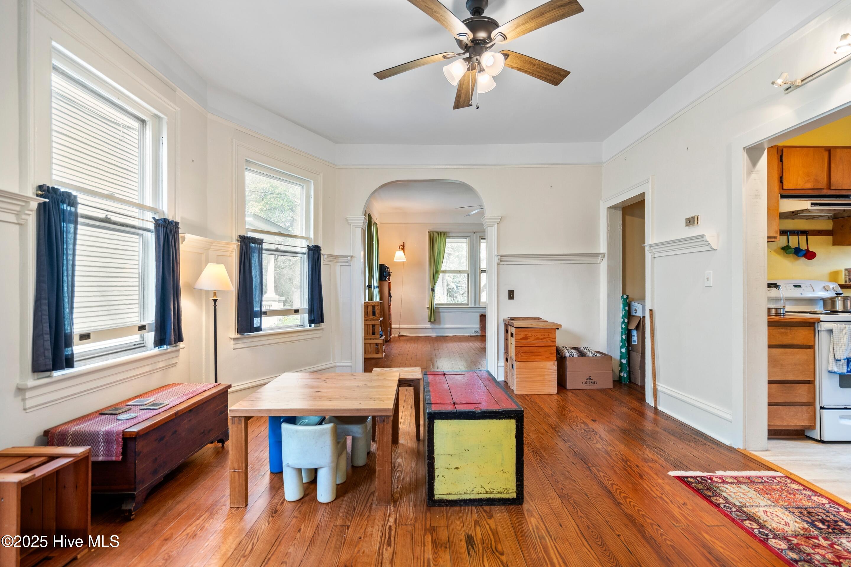 100535914 | Photo 18