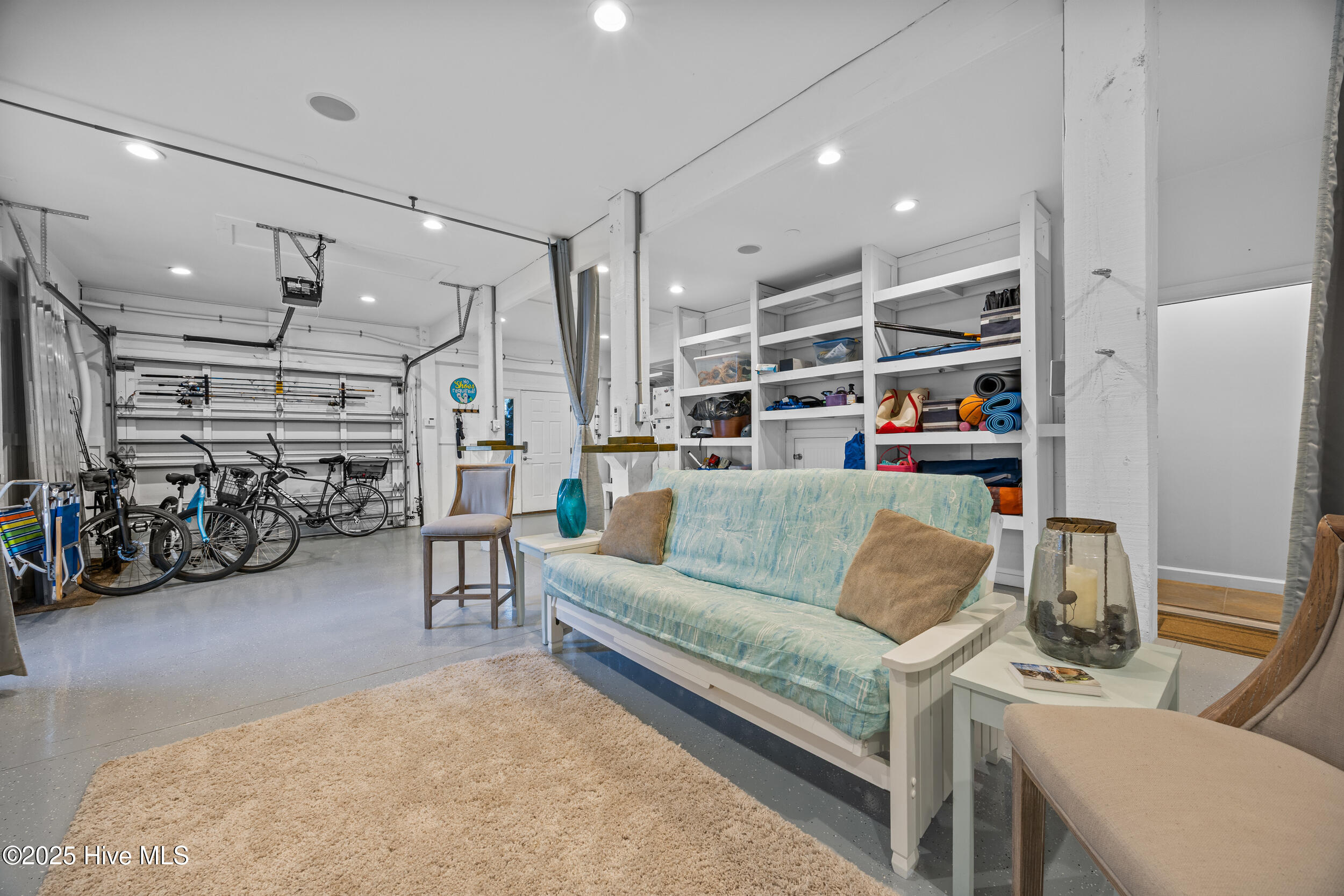 100554805 | Photo 46