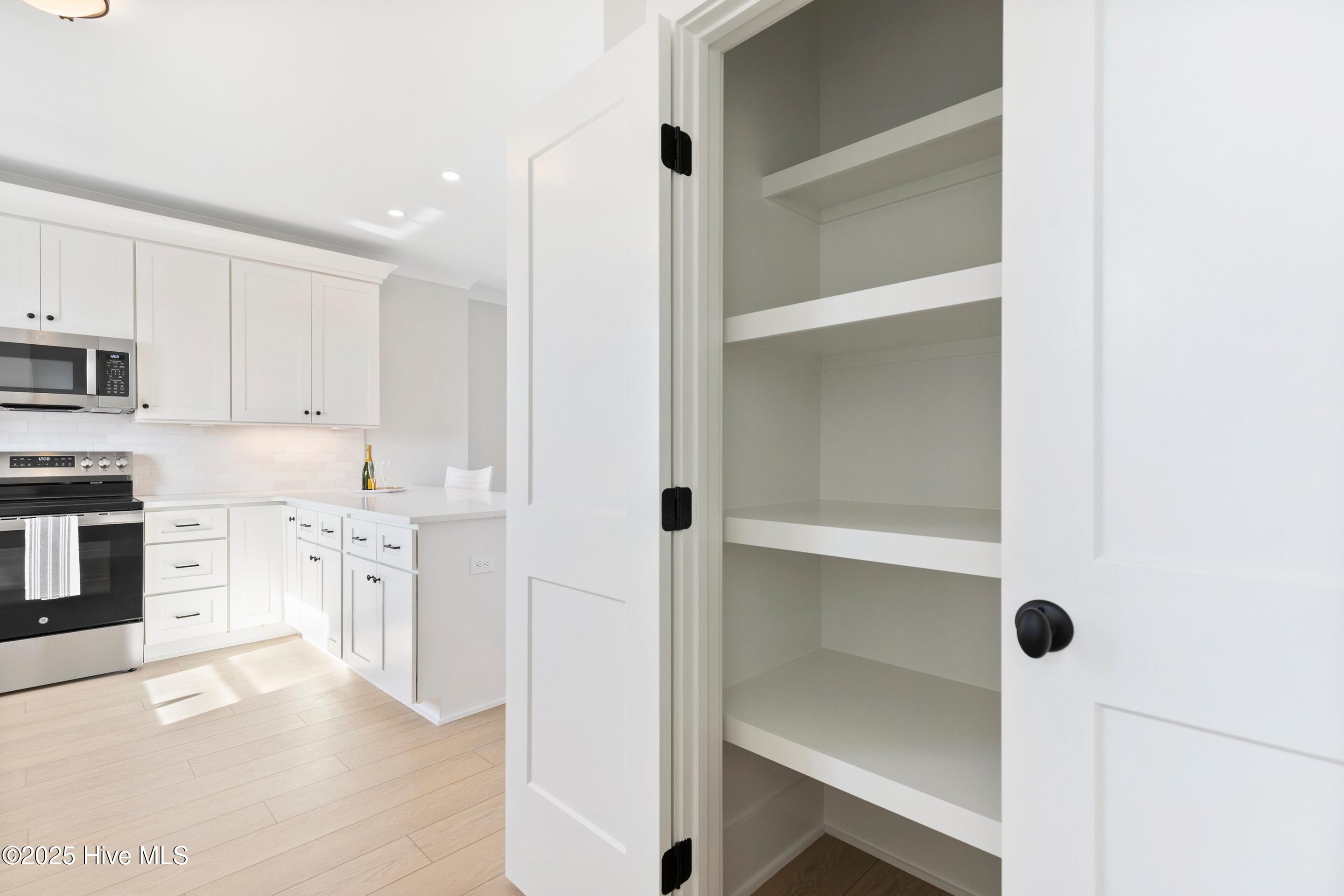 100544880 | Photo 21