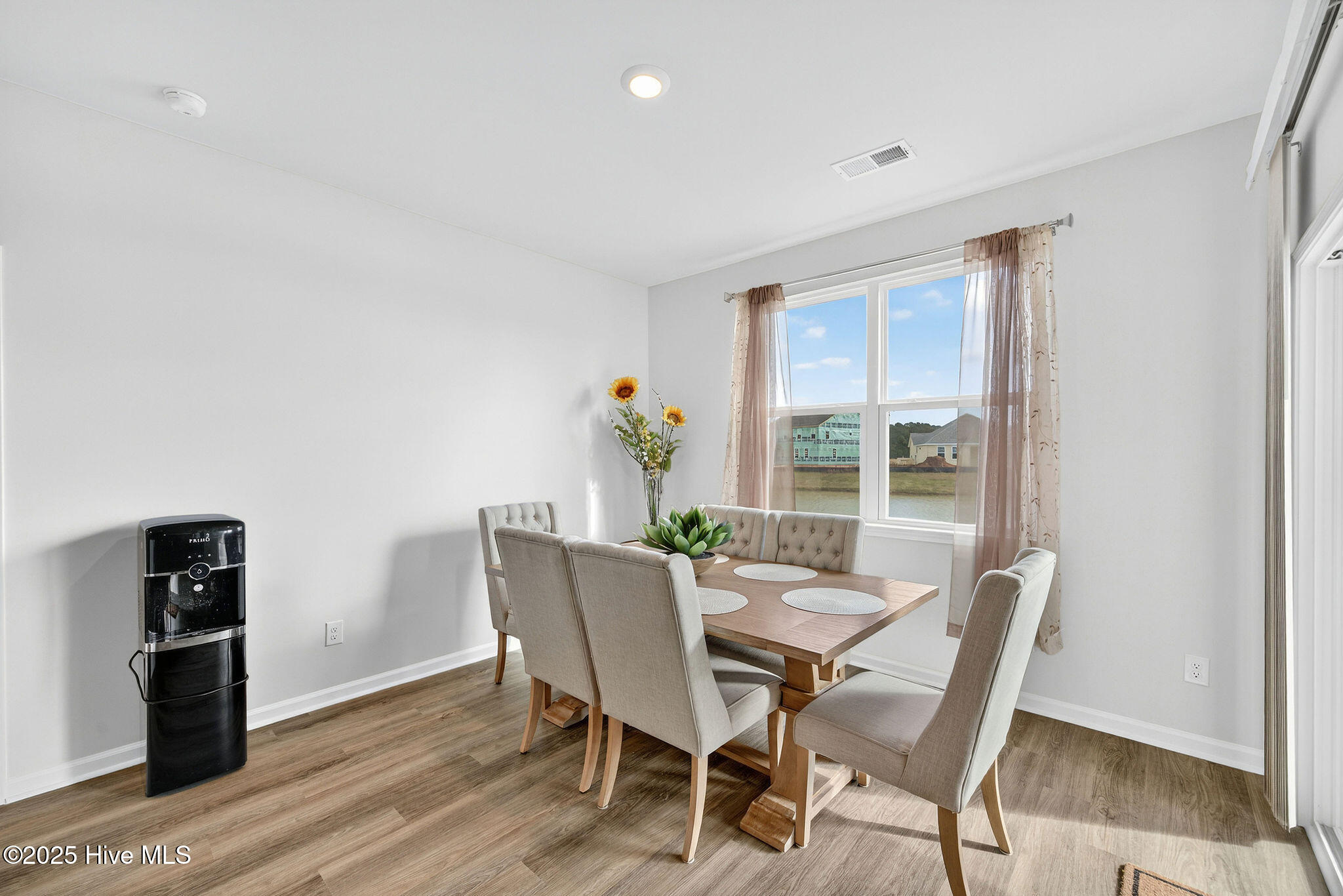 100541027 | Photo 18