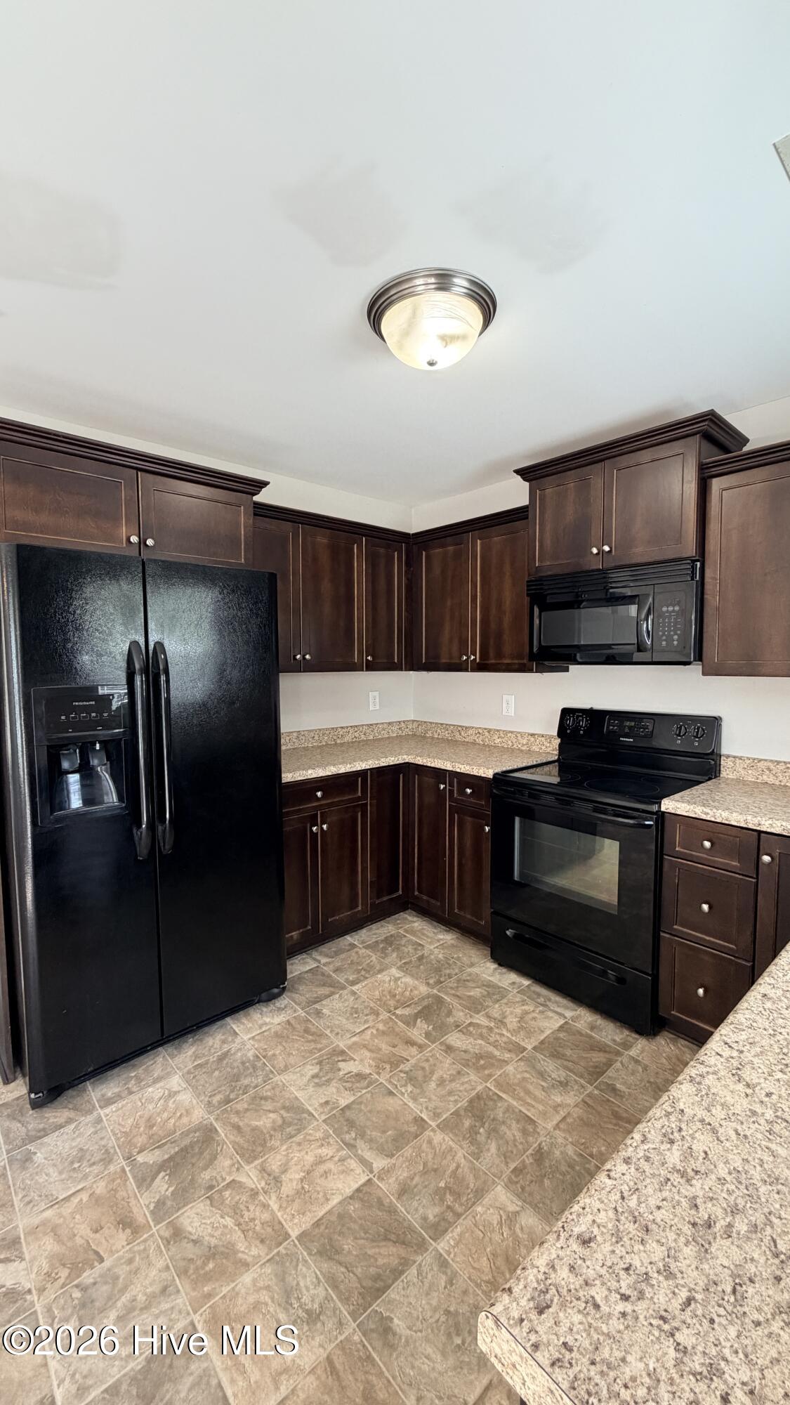 100559165 | Photo 10