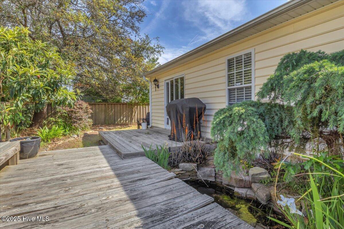 100549316 | Photo 20