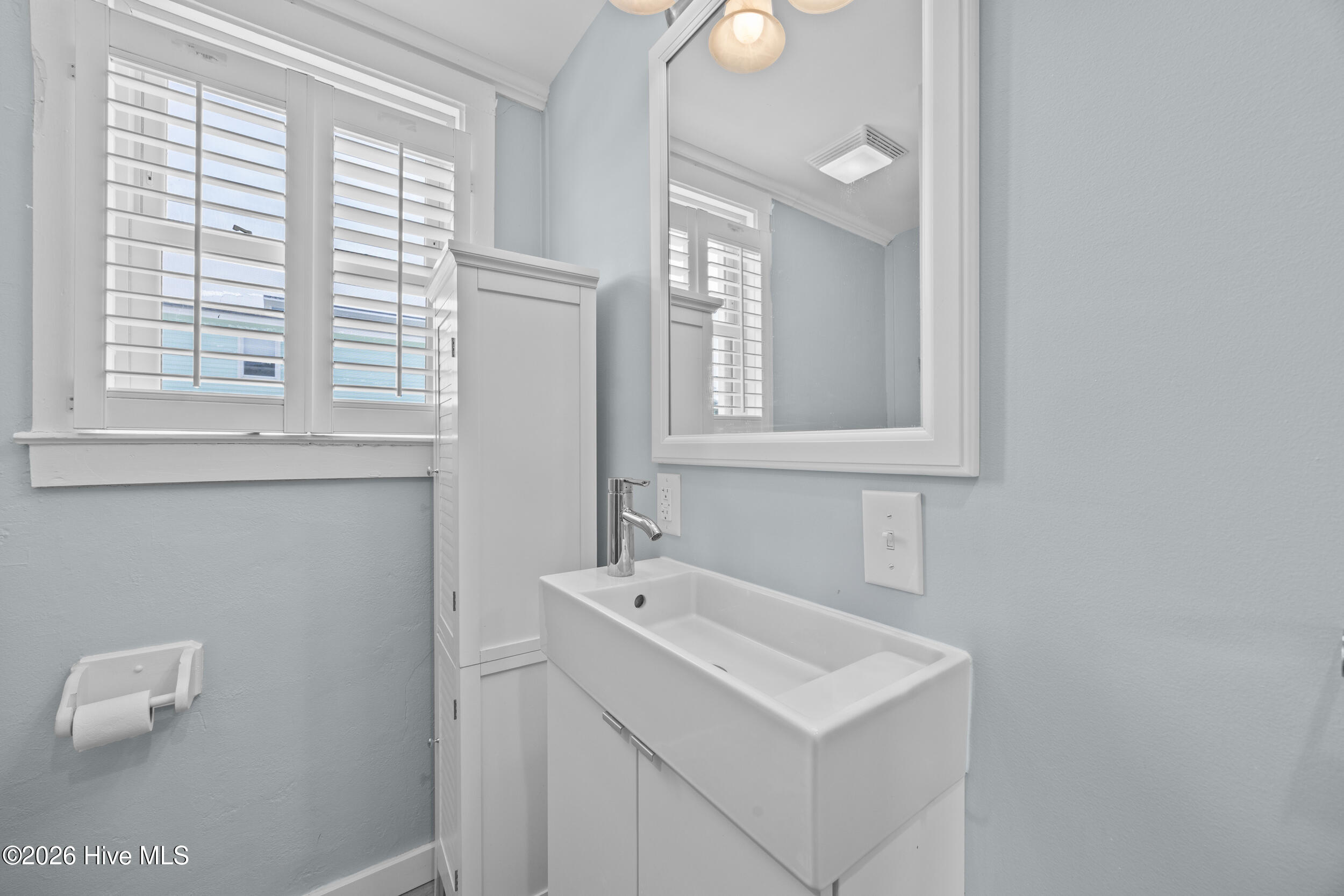 100563115 | Photo 21