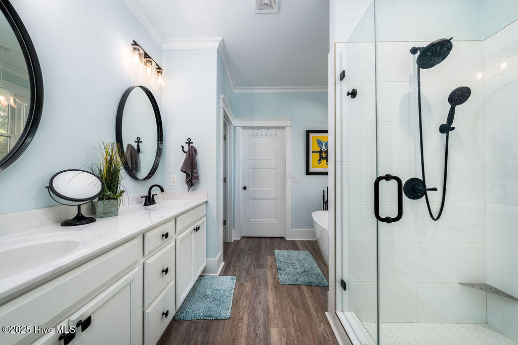 100546219 | Photo 21