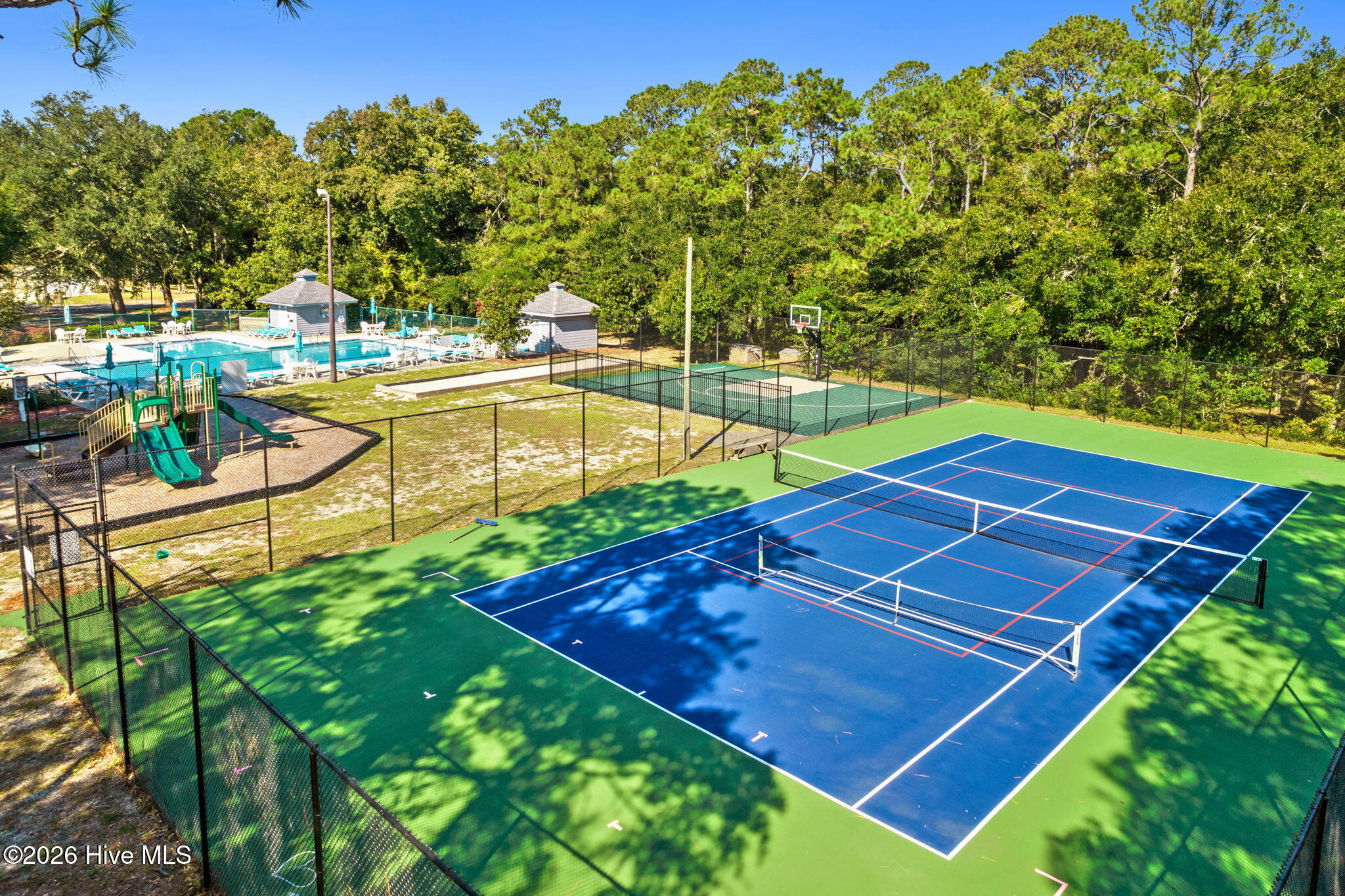 100567404 | Photo 30