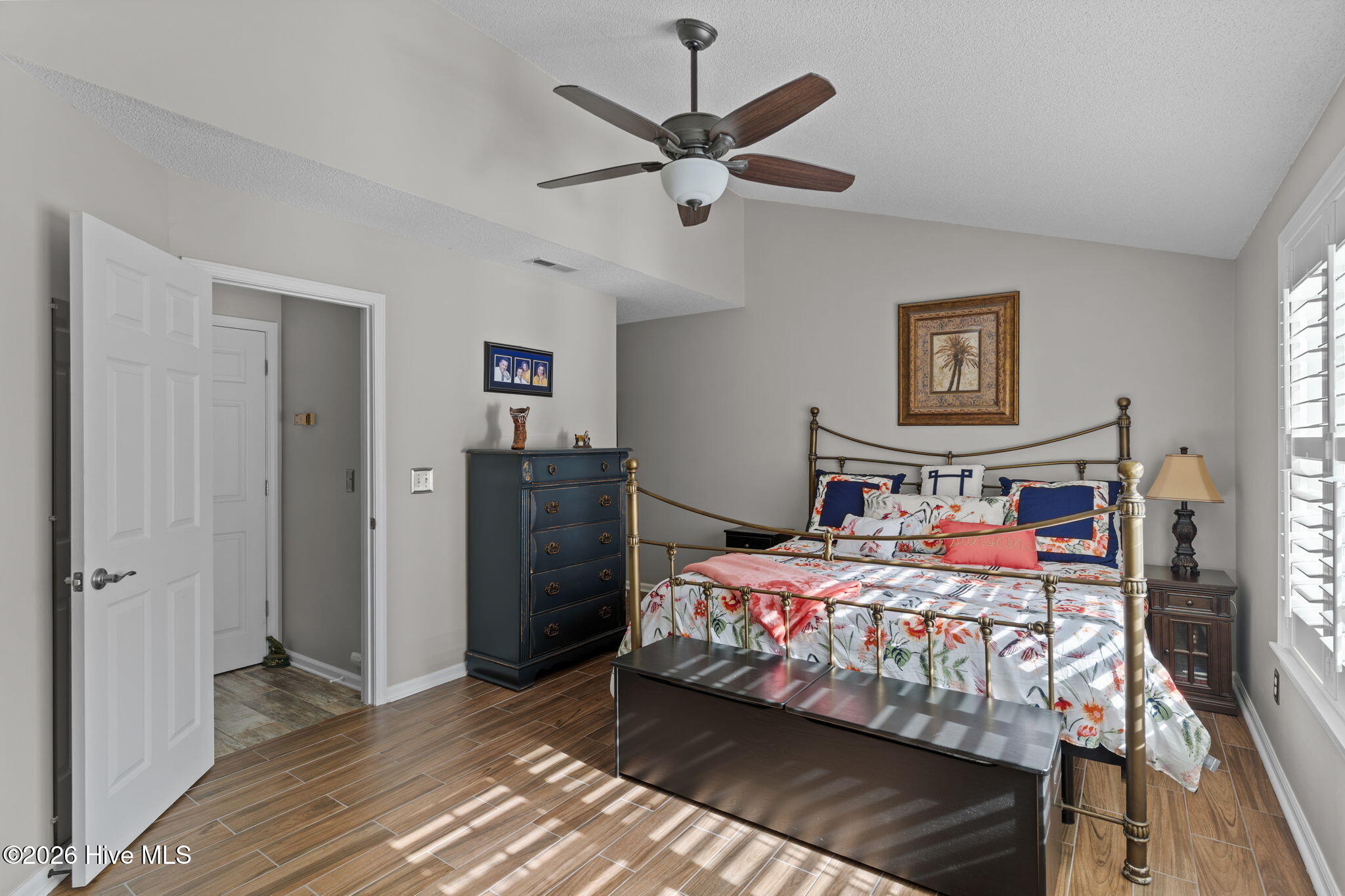 100550707 | Photo 19