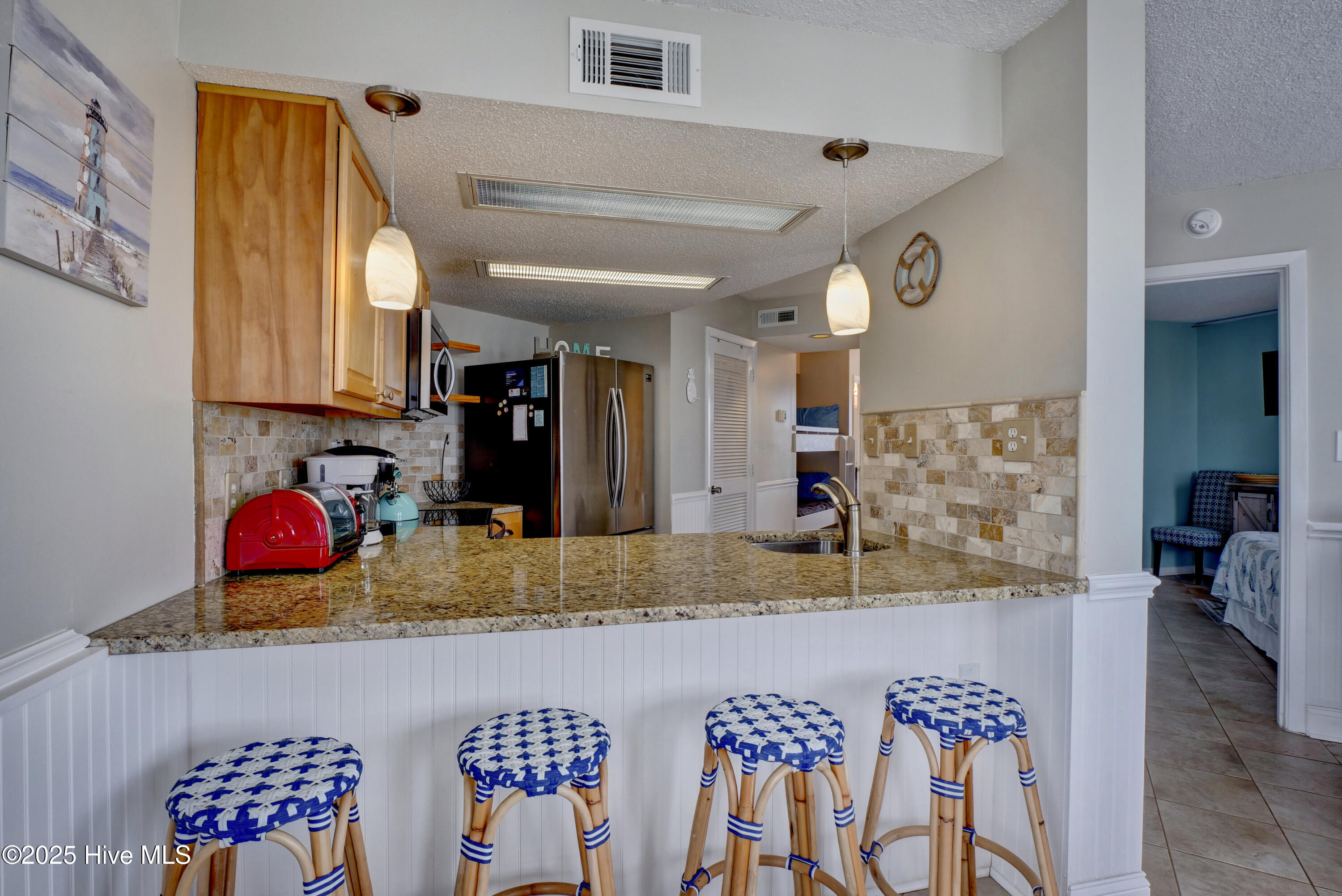 100521283 | Photo 11