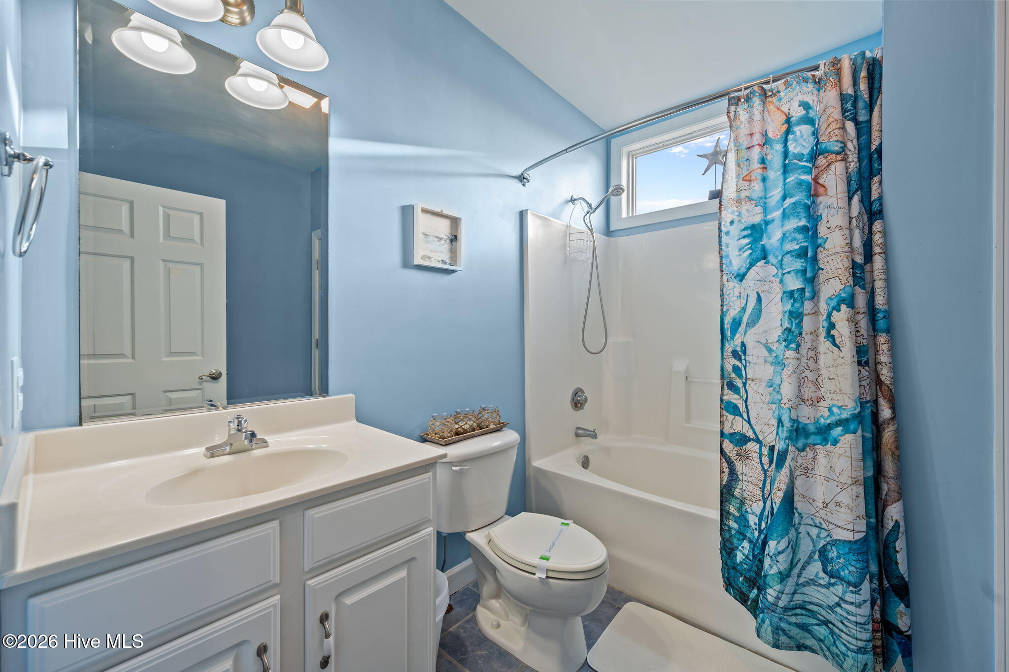 100565208 | Photo 40