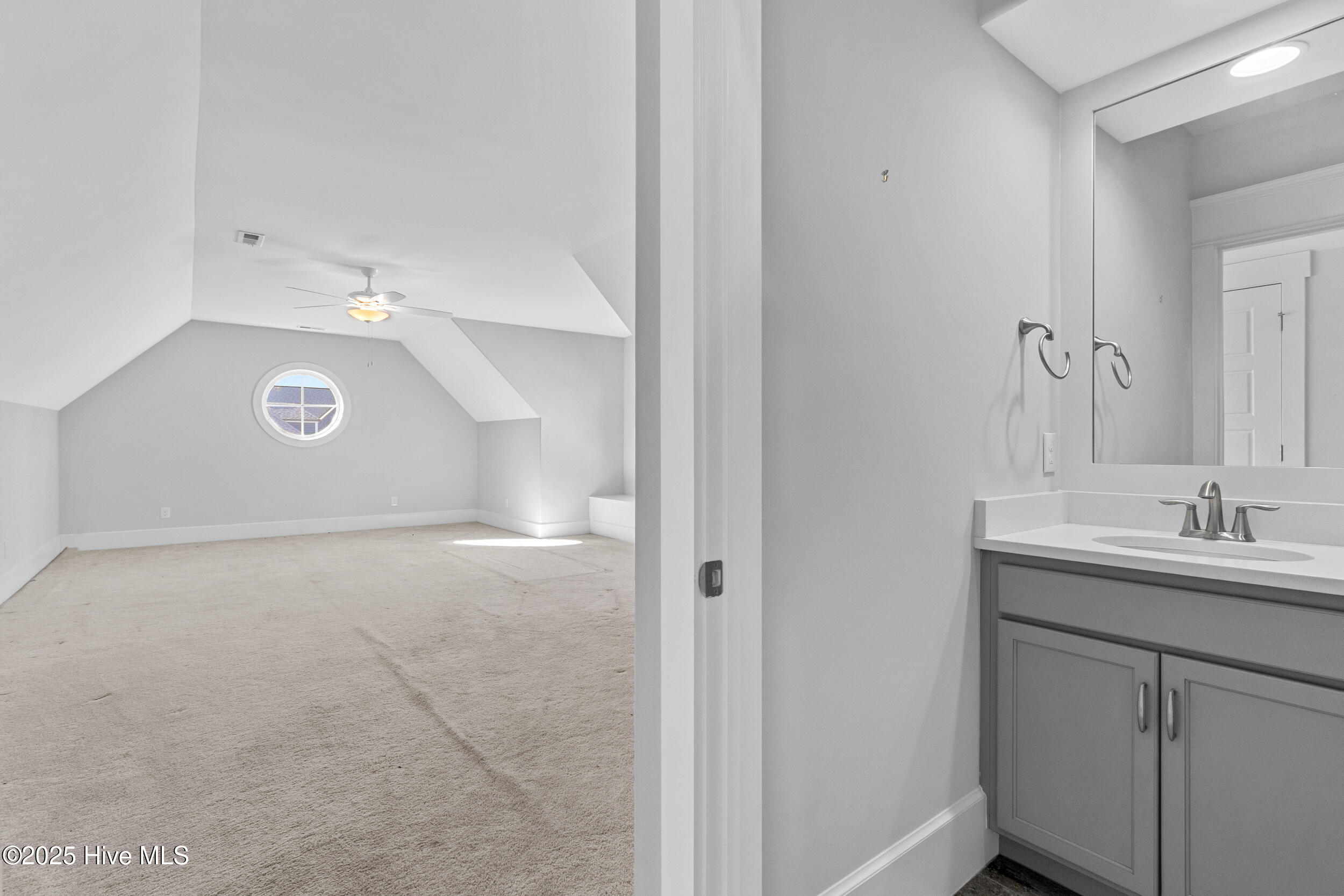 100541270 | Photo 68