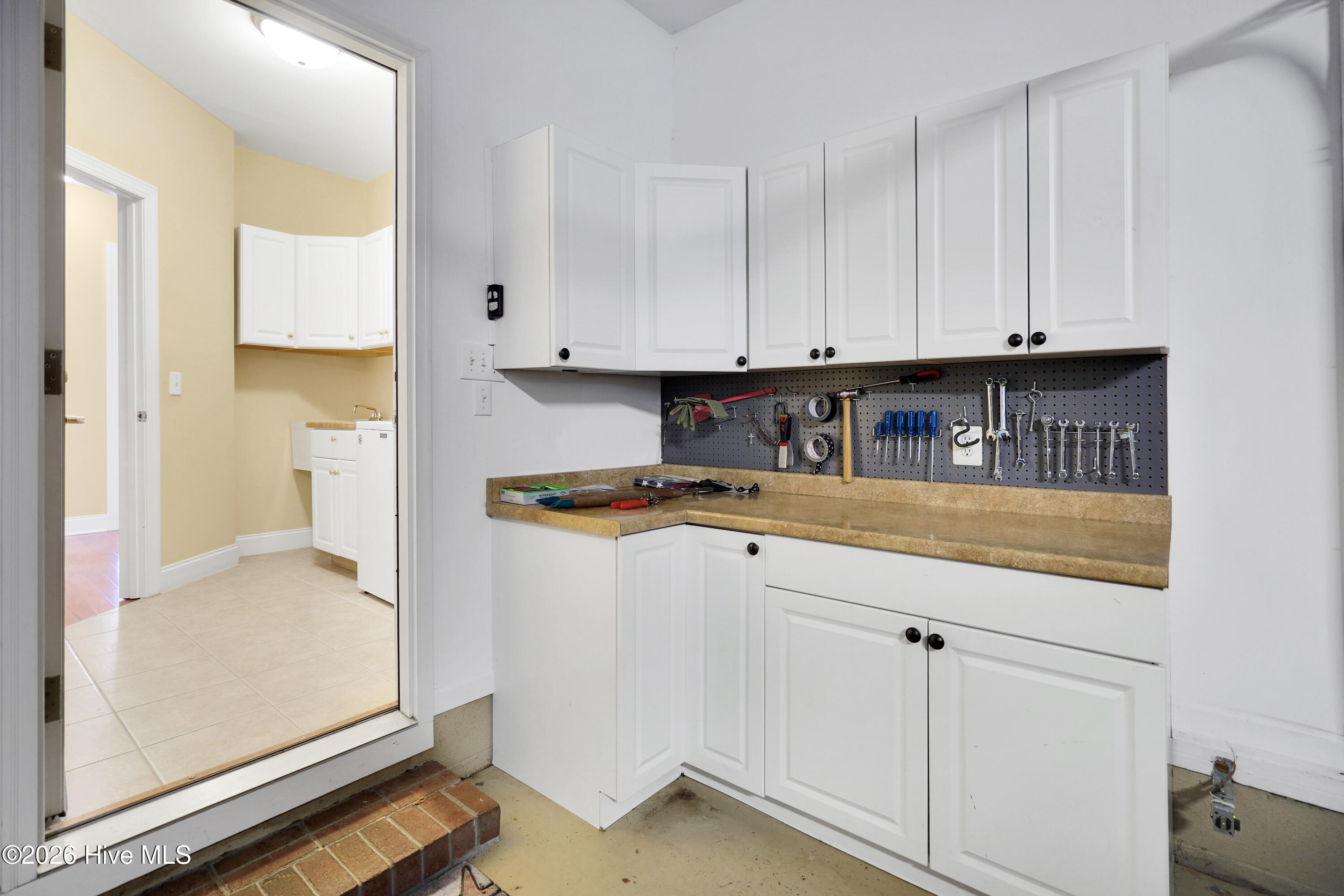 100547997 | Photo 25