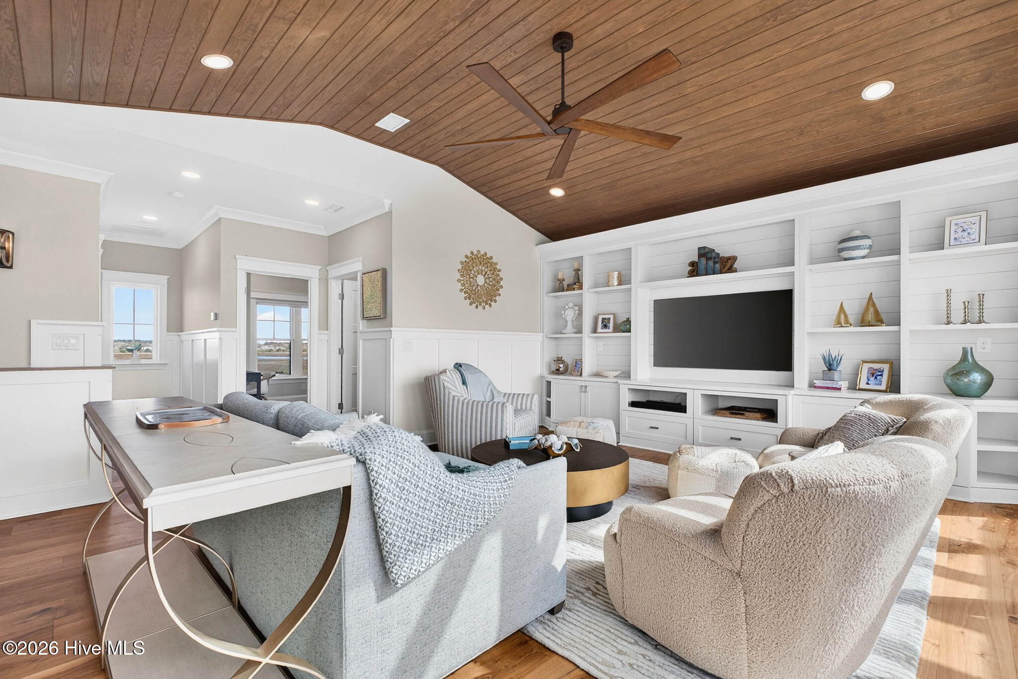 100561334 | Photo 17