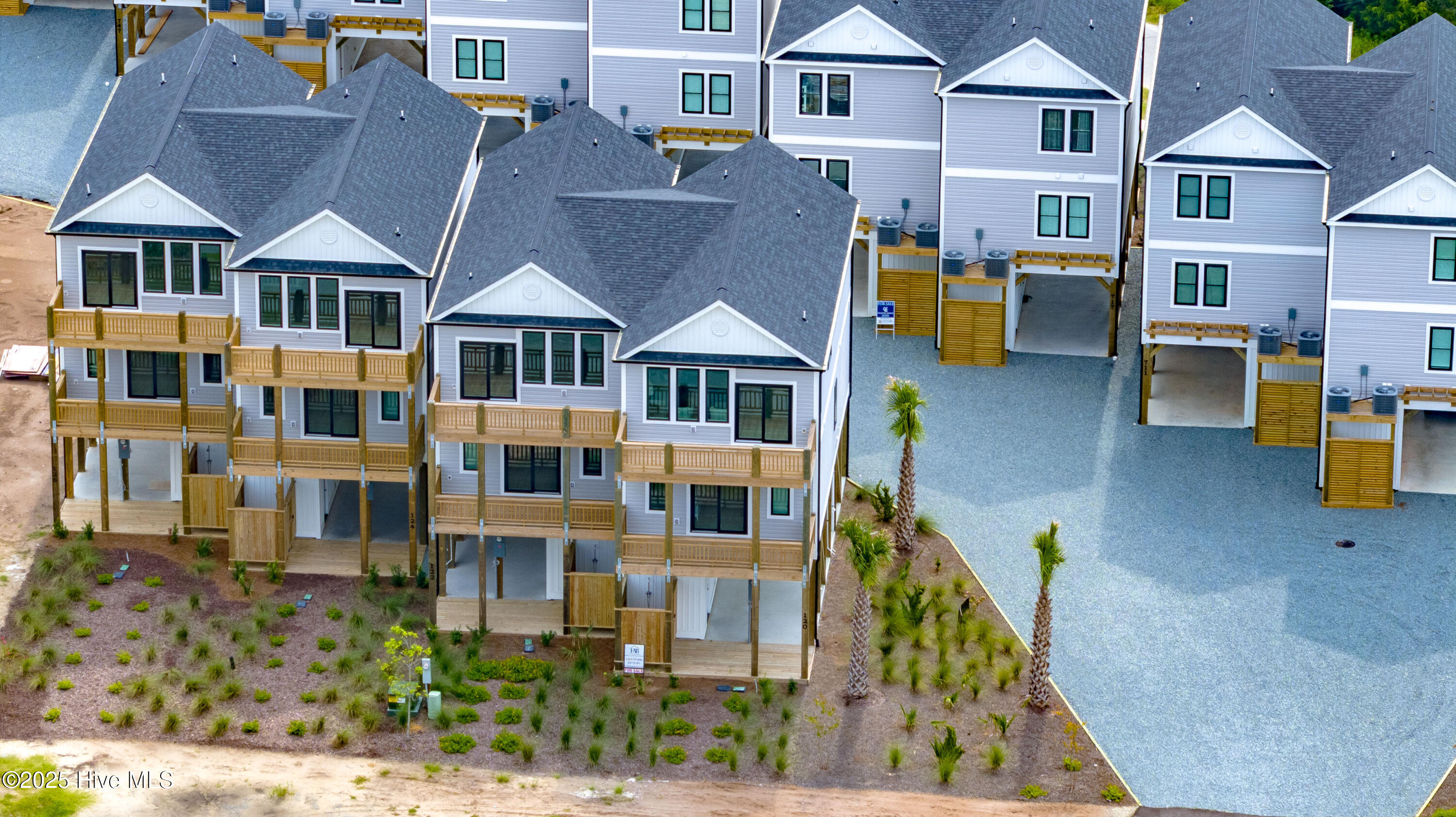 100474523 | Photo 74