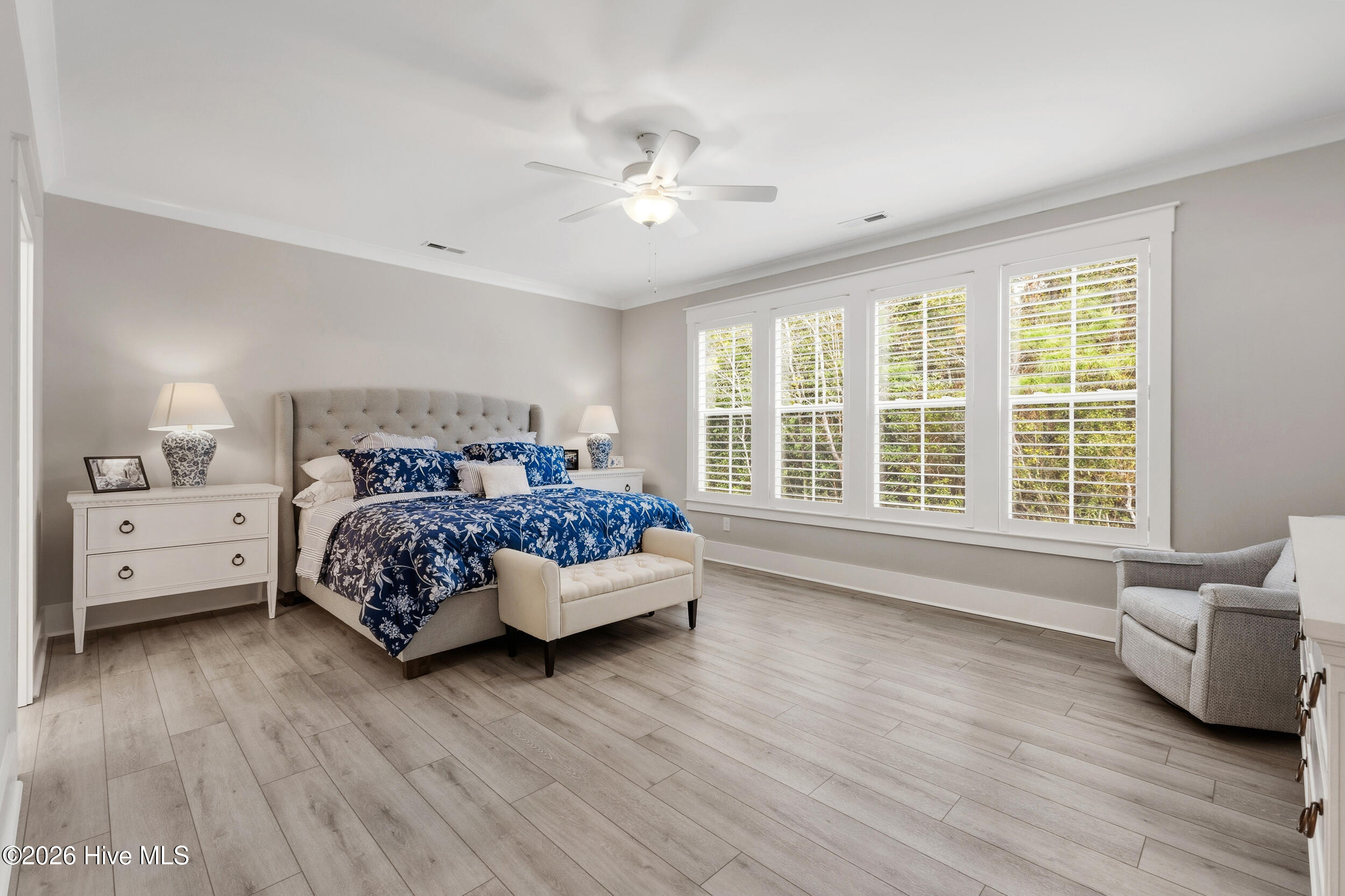 100560170 | Photo 27