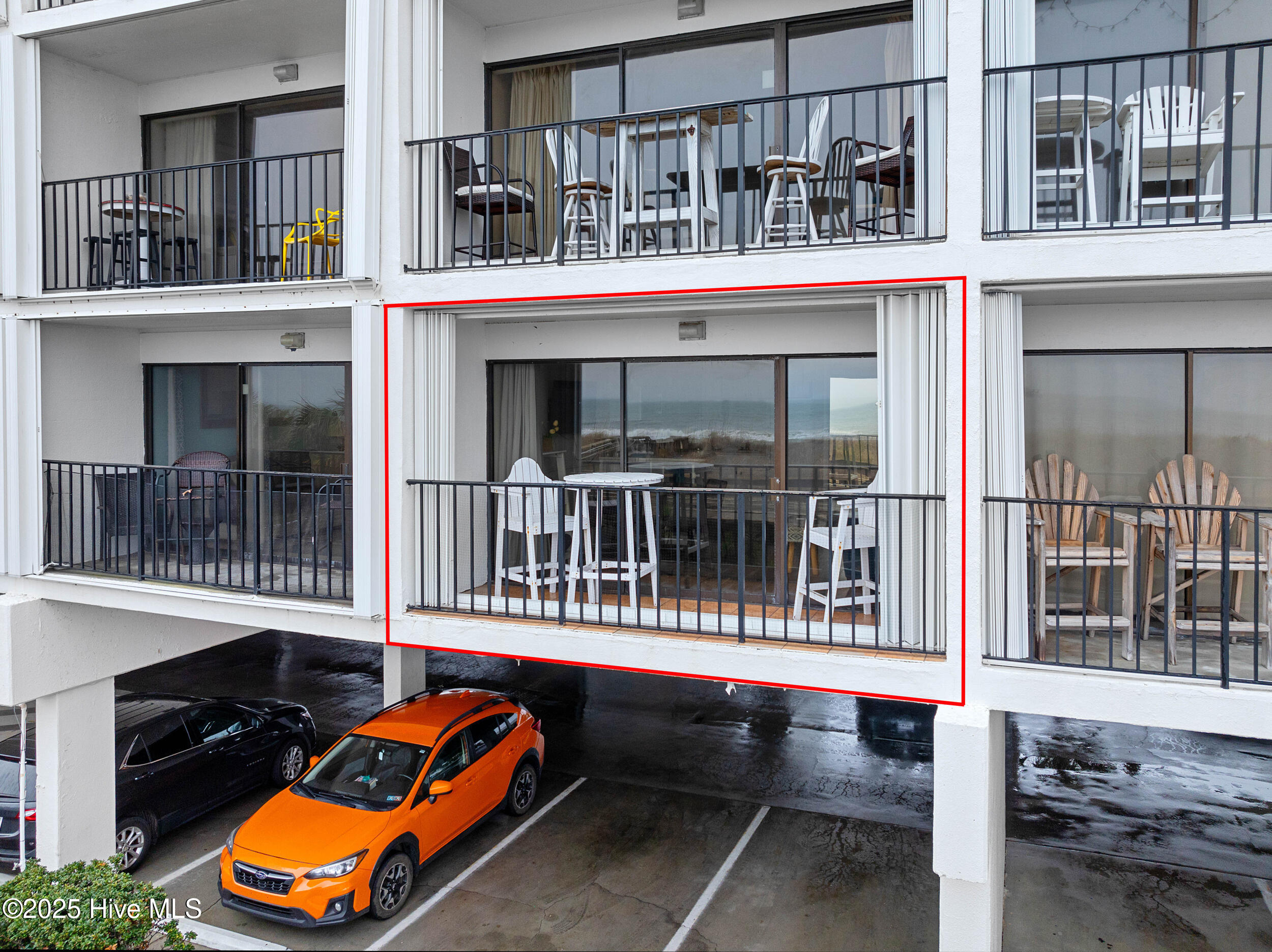 100490591 | Photo 25